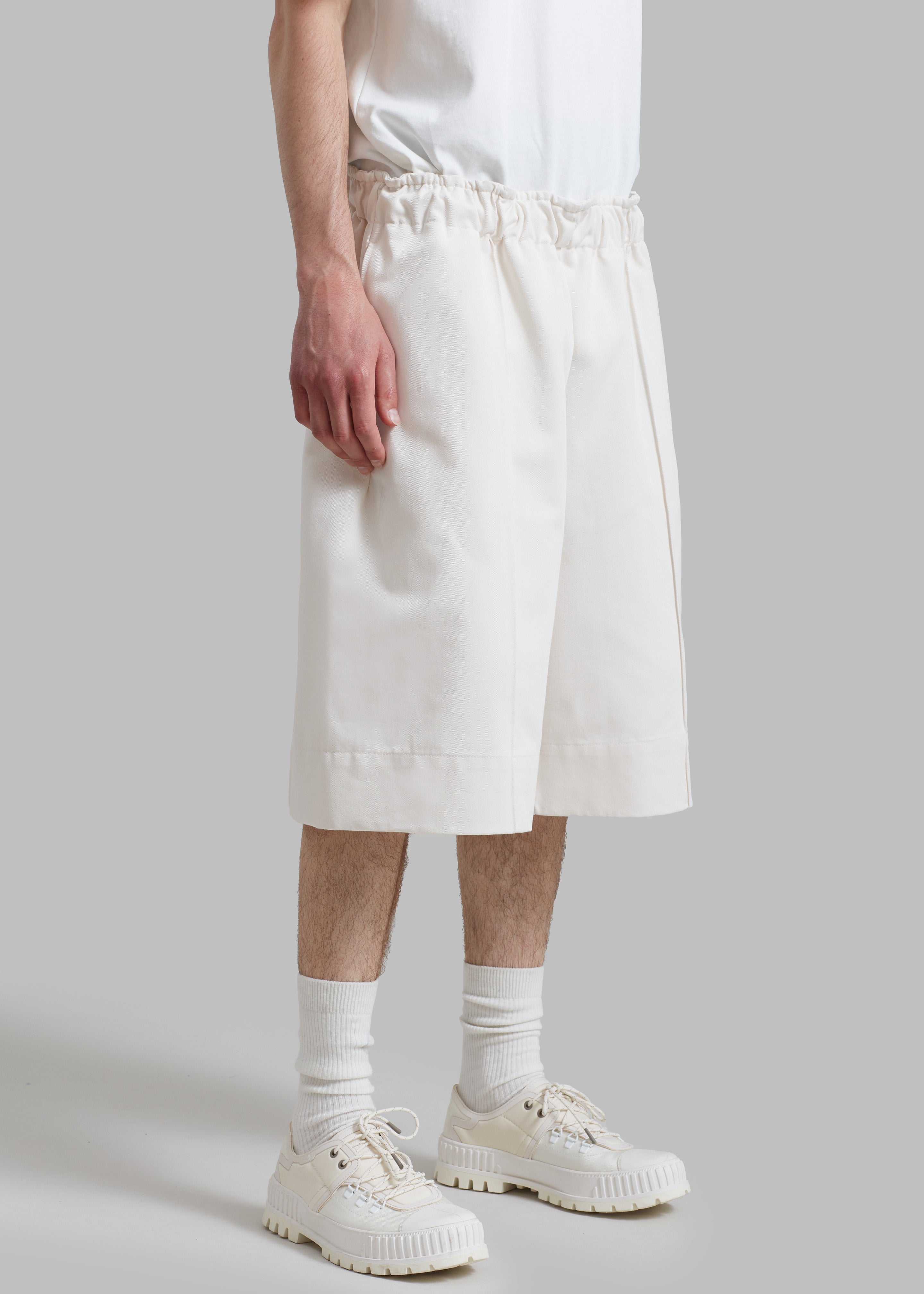 Adan Bermuda Shorts - Cream - 9