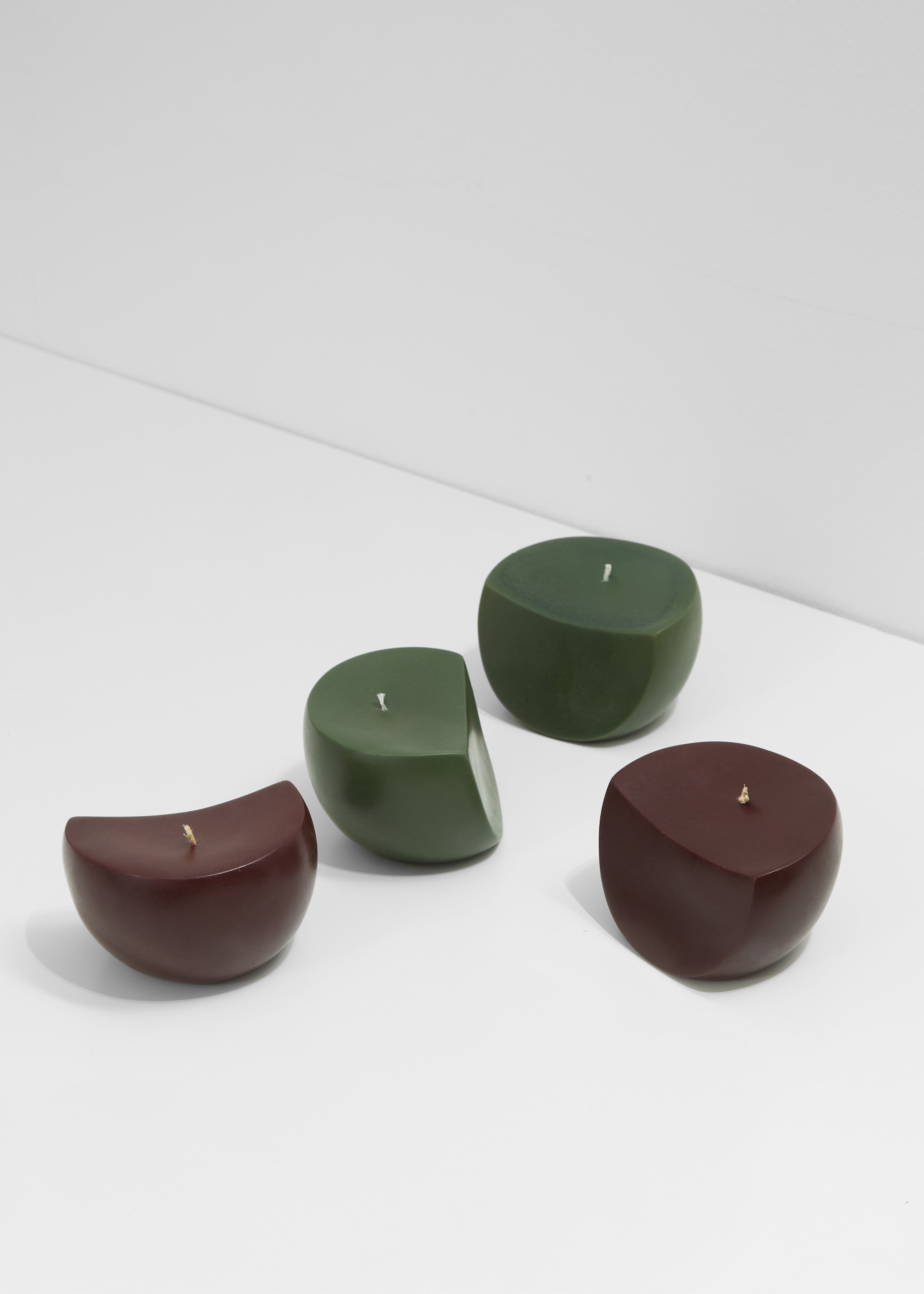 Ann Vincent x The Frankie Shop Sculptural Candle - Burgundy - 4