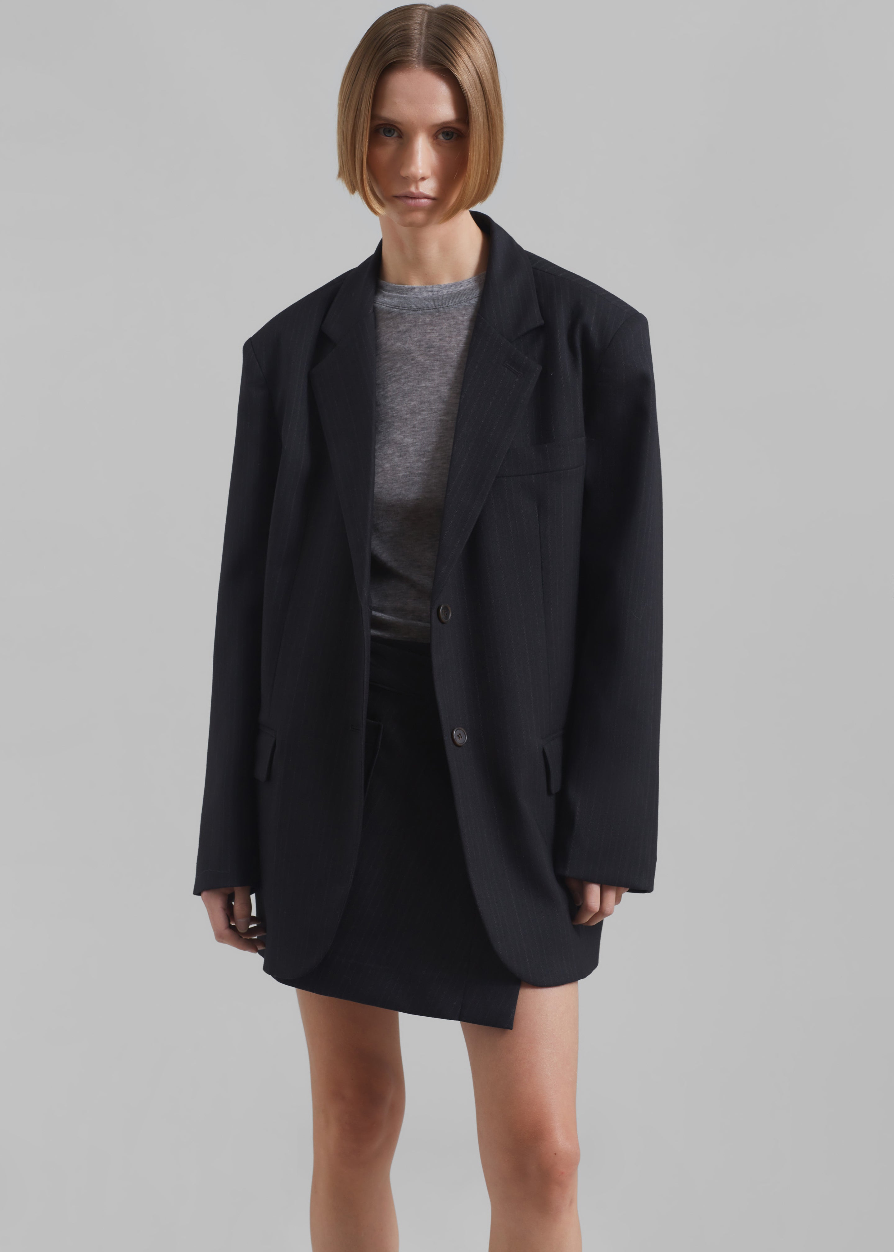 Aris Blazer - Black Pinstripe - 4