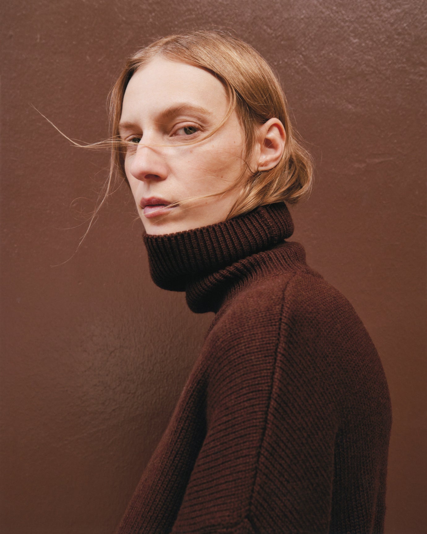 Model Julia Nobis photographed by Anthony Seklaoui wearing the Frankie Shop Rhea sweater 