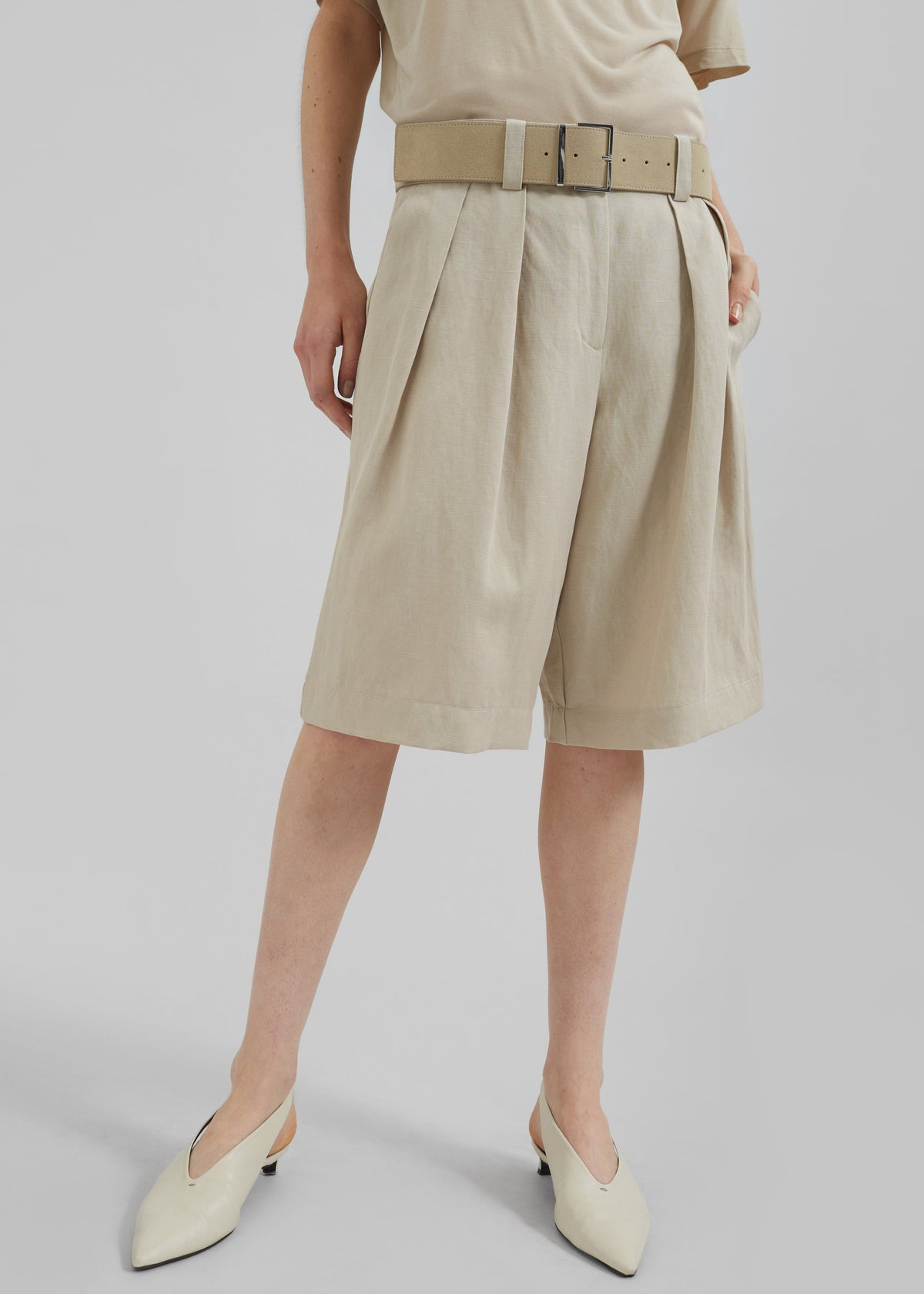 Bilbao Pleated Linen Bermuda Shorts - Cement - 2