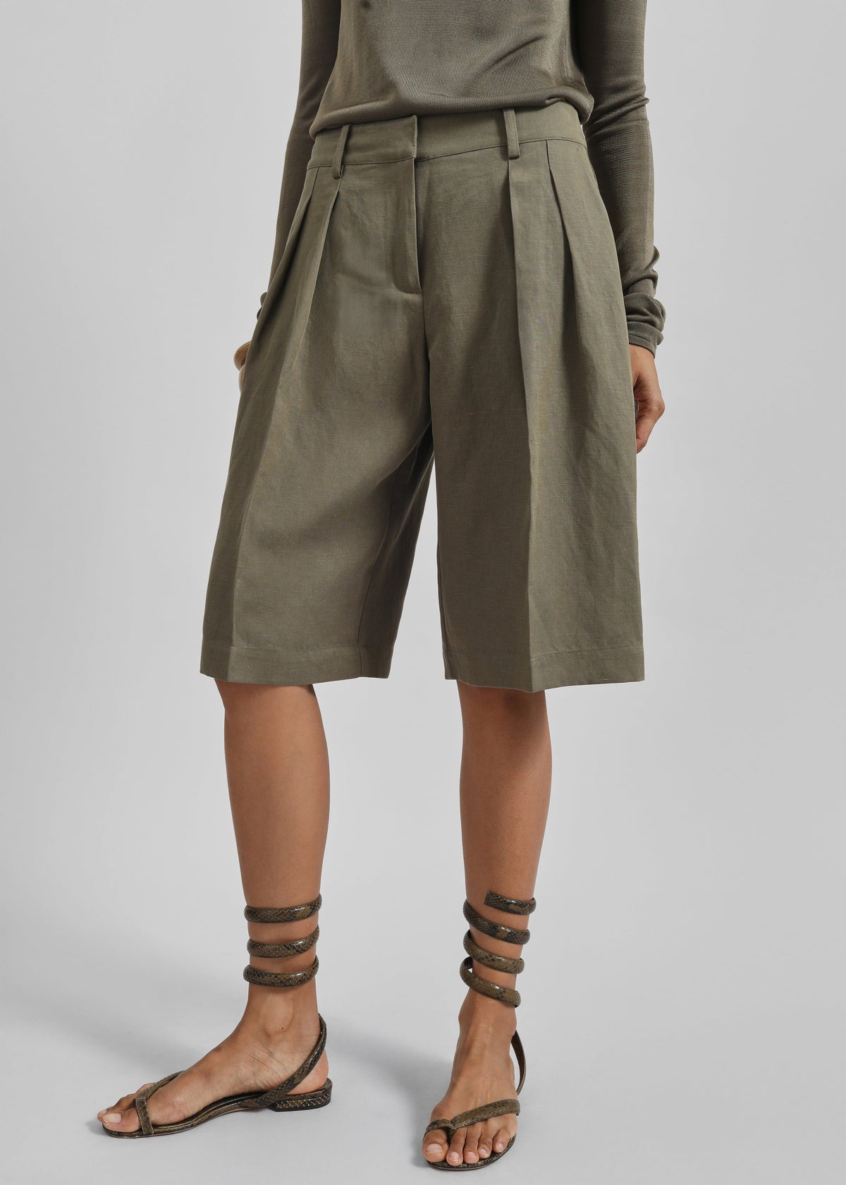 Bilbao Pleated Linen Bermuda Shorts - Khaki - 2