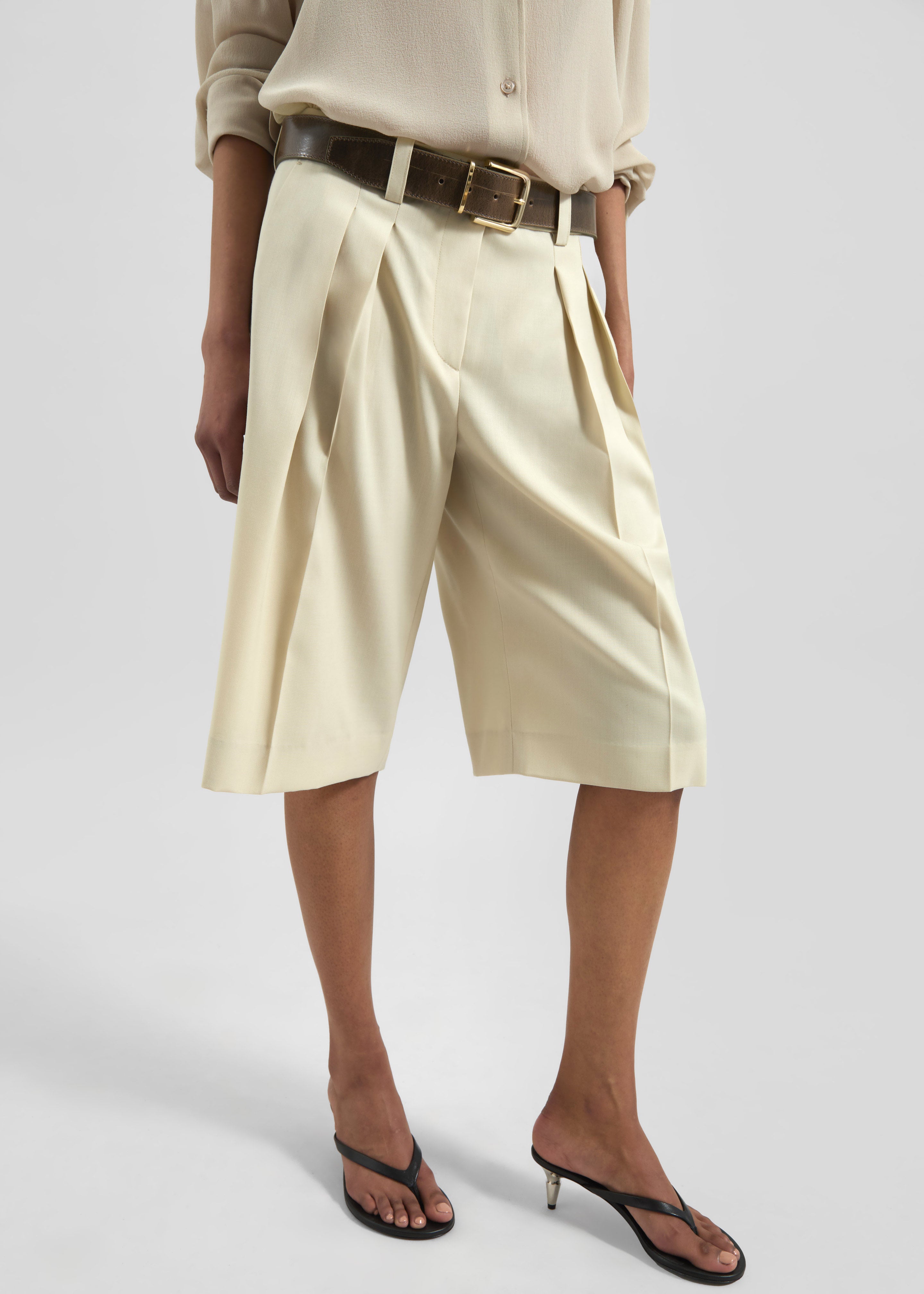 Bilbao Pleated Bermuda Shorts - Cement - 2