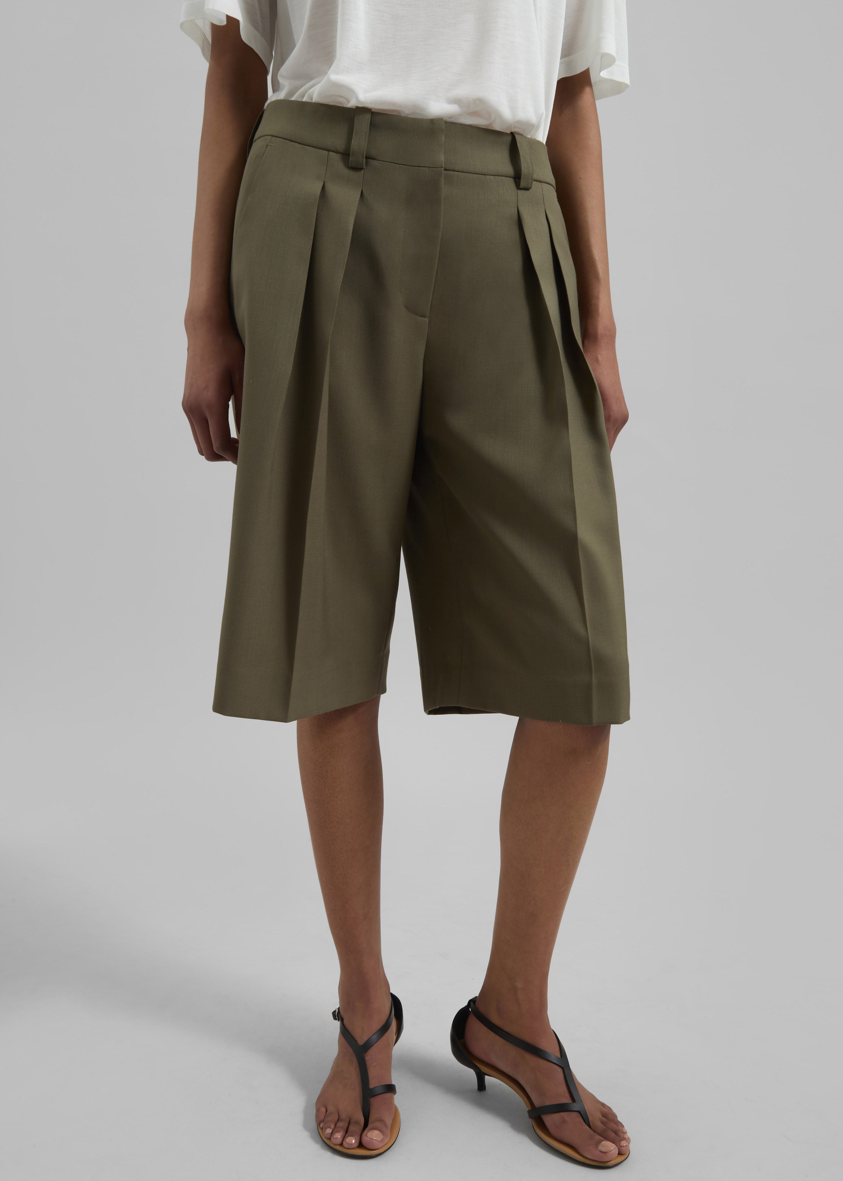 Bilbao Pleated Wool Bermuda Shorts - Khaki - 2