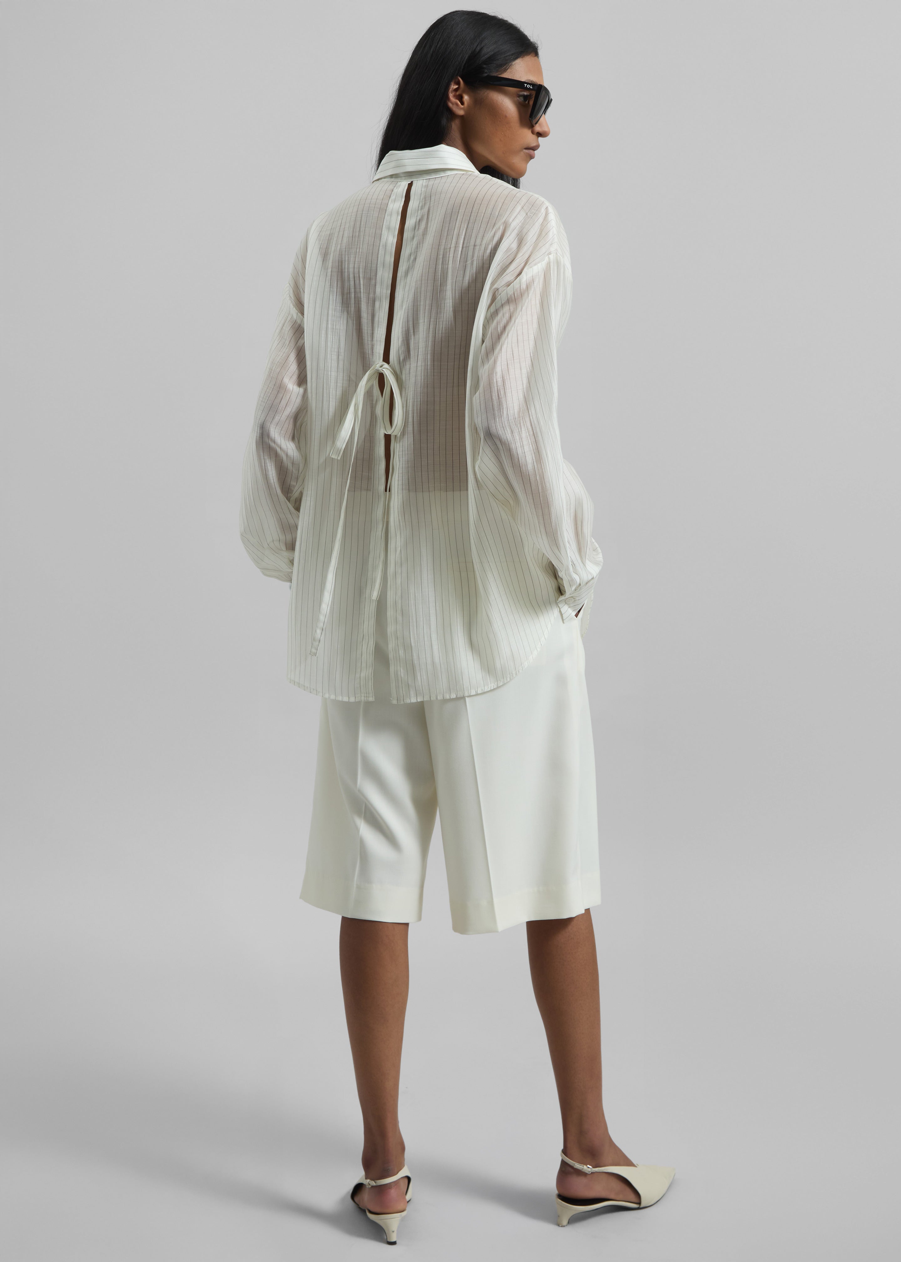 Bilbao Pleated Bermuda Shorts - Off White - 7
