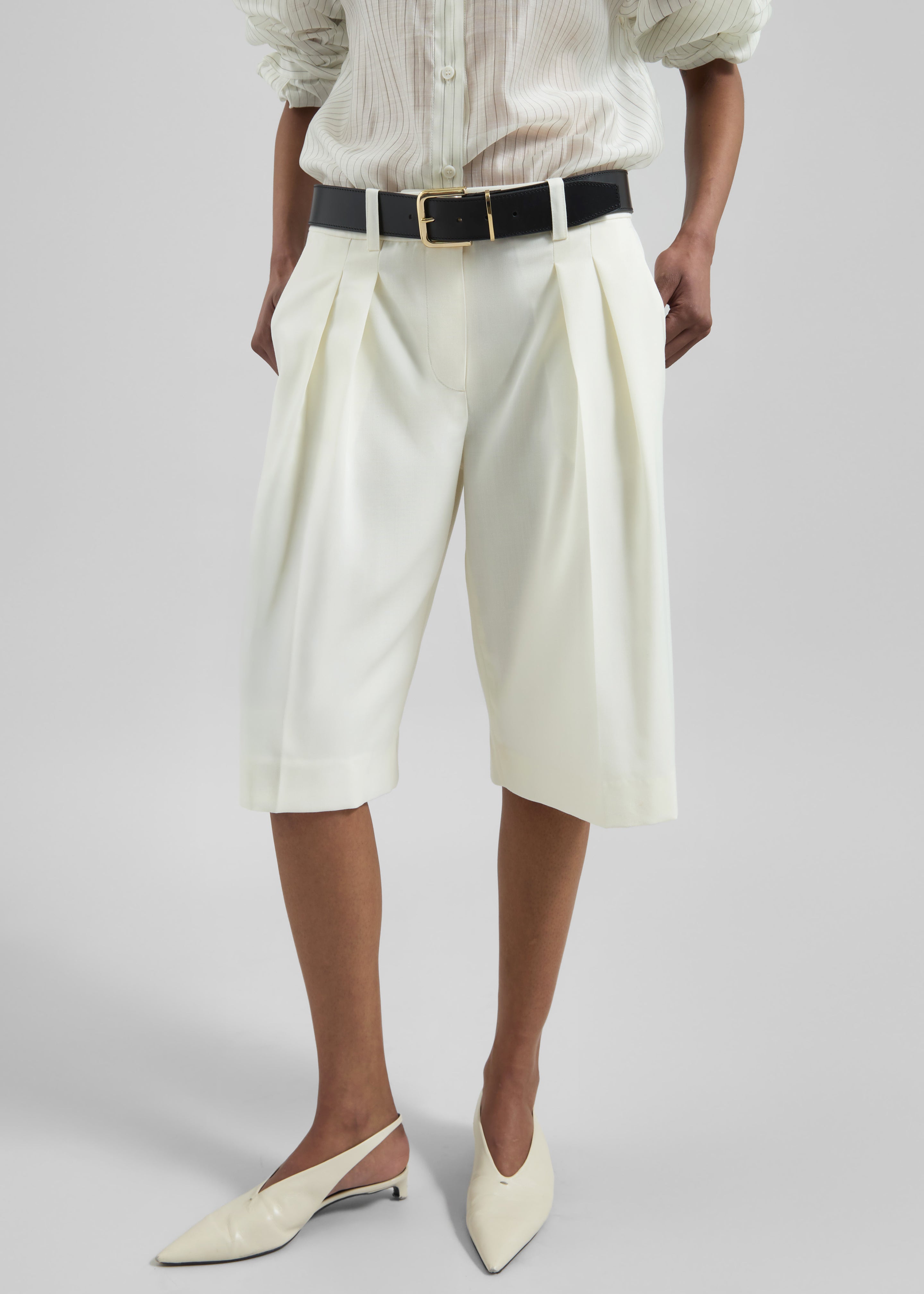 Bilbao Pleated Bermuda Shorts - Off White - 2