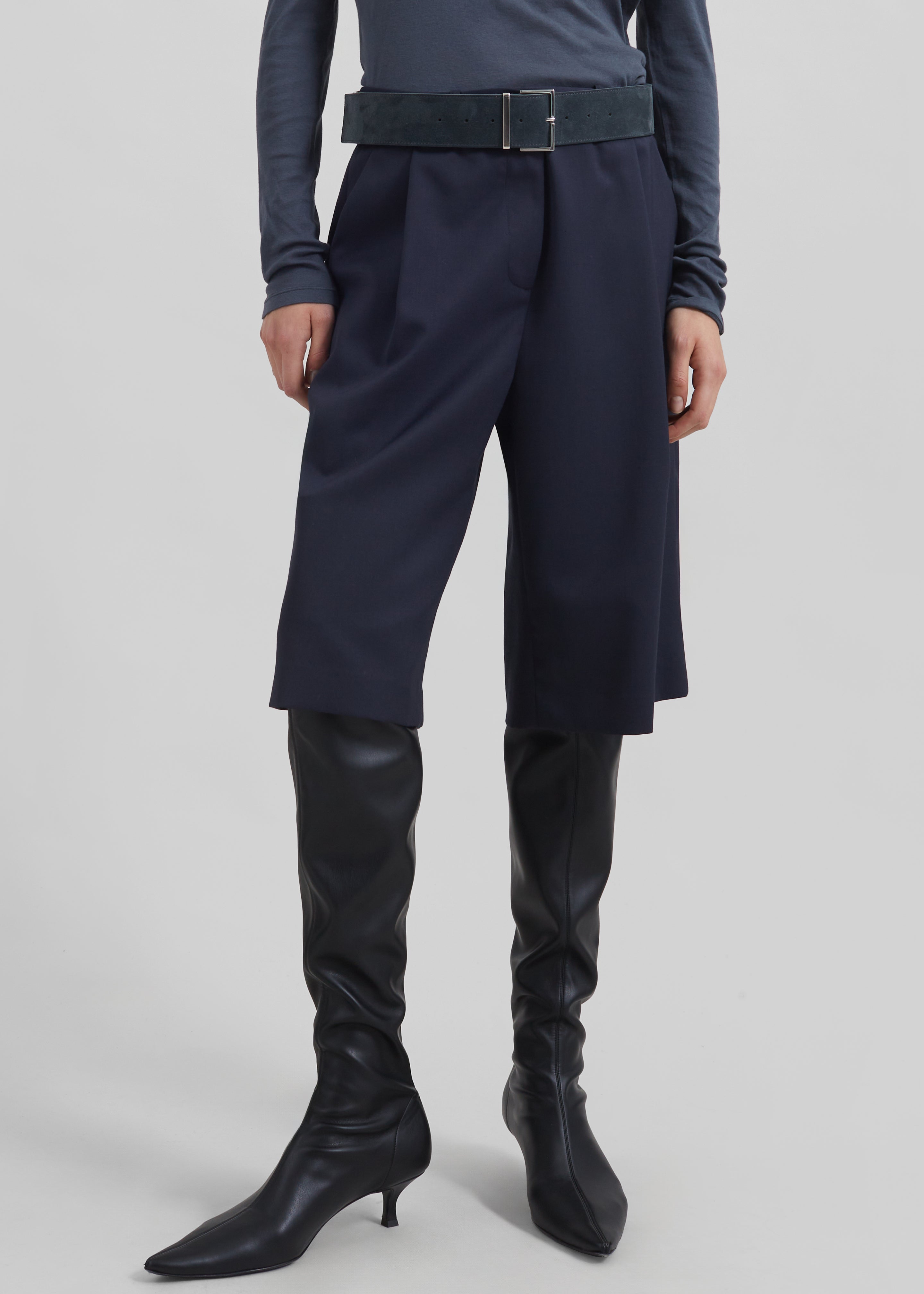 Bilbao Pleated Bermuda Shorts - Navy - 3