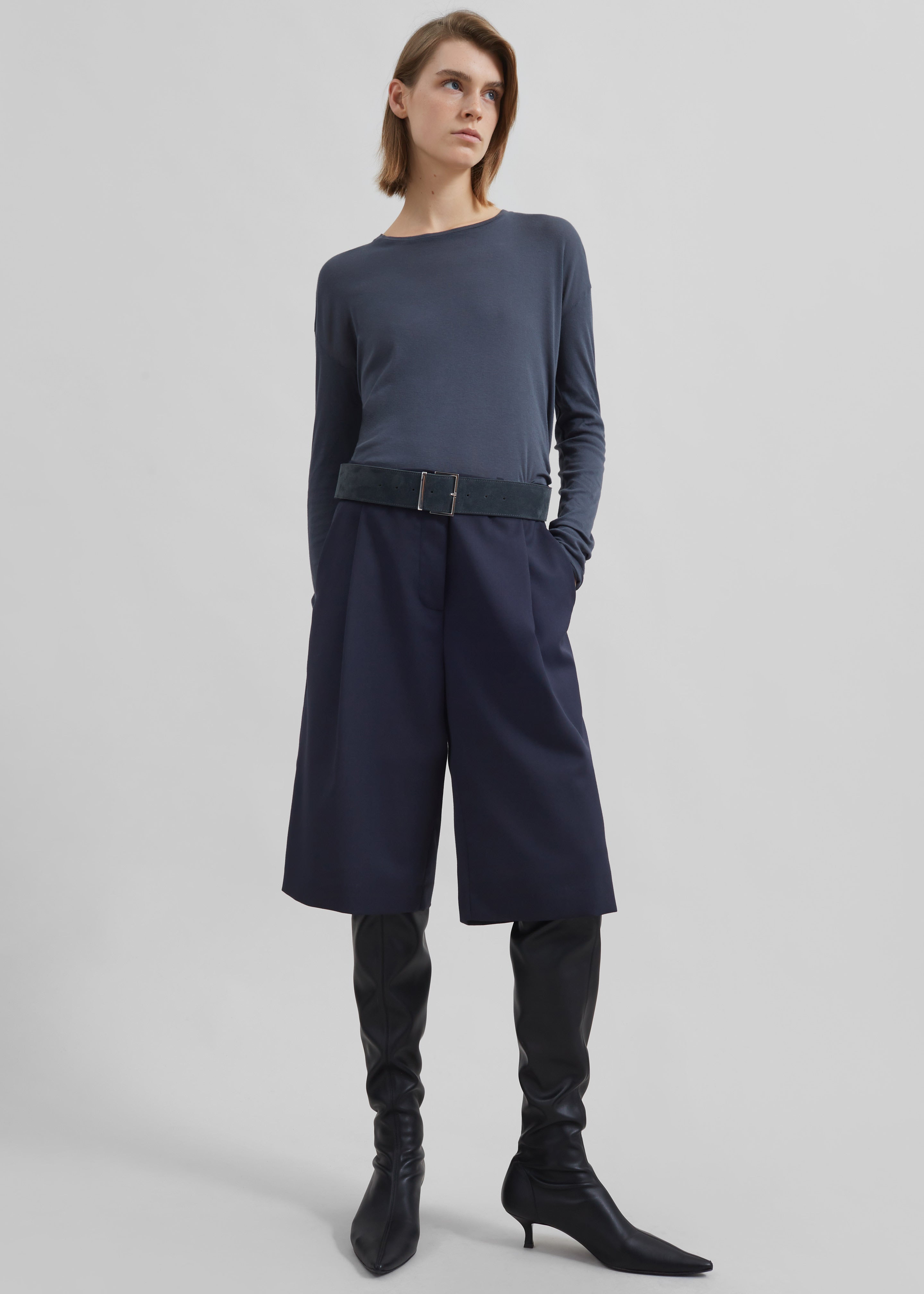 Bilbao Pleated Bermuda Shorts - Navy - 4