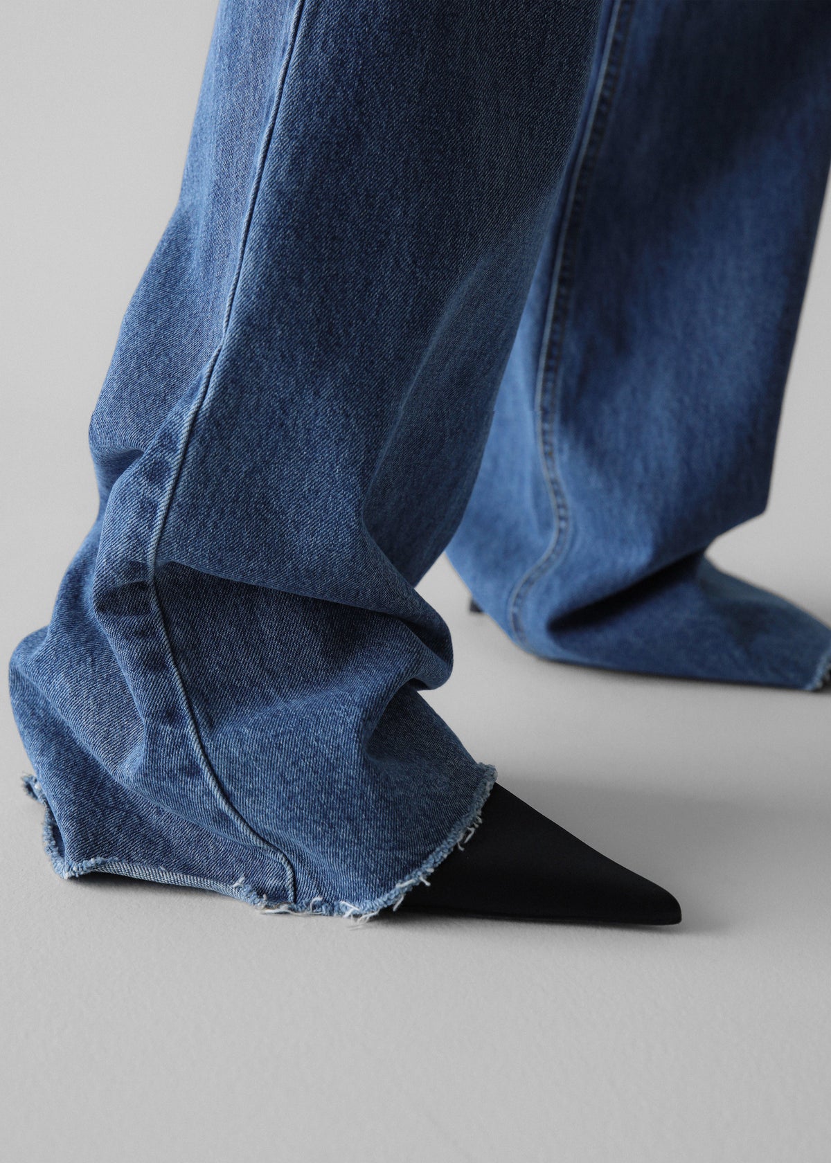 Dalston Jeans - Medium Wash - 3
