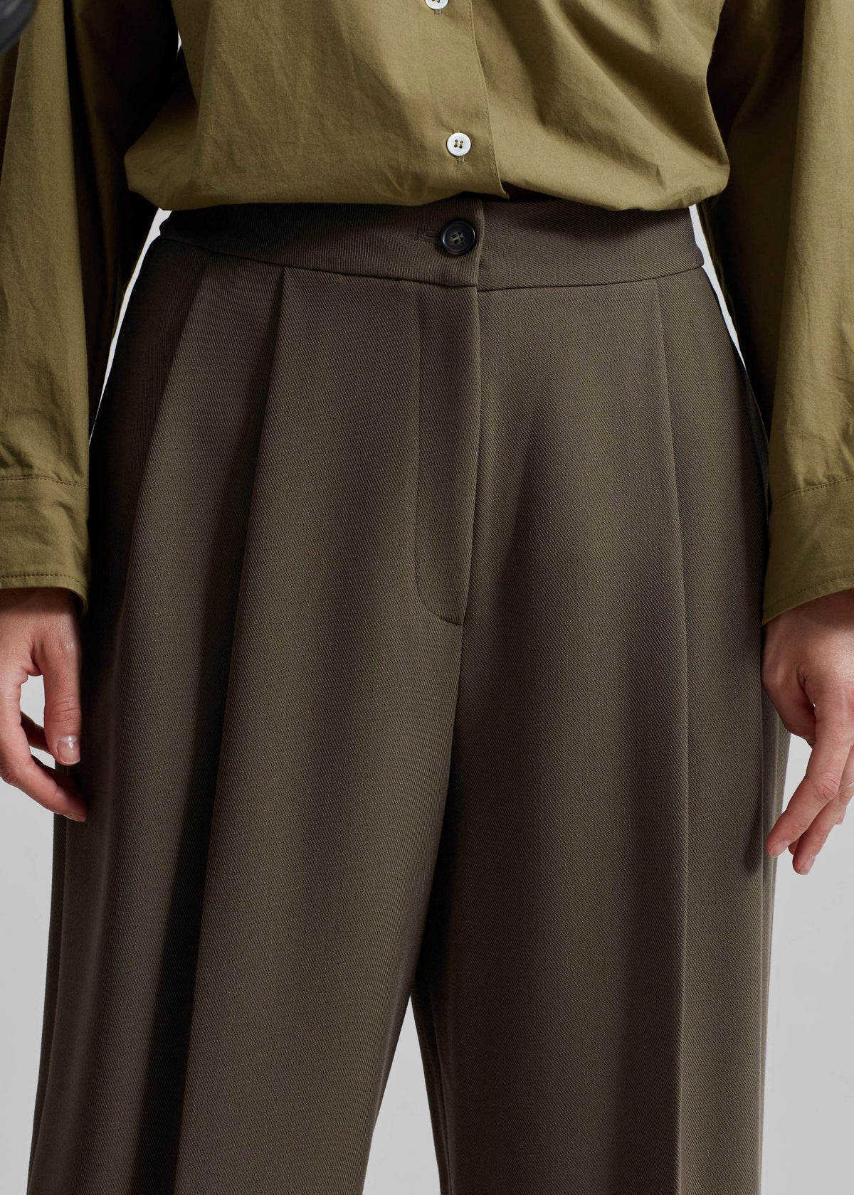 Dina Pleated Trousers - Khaki - 3