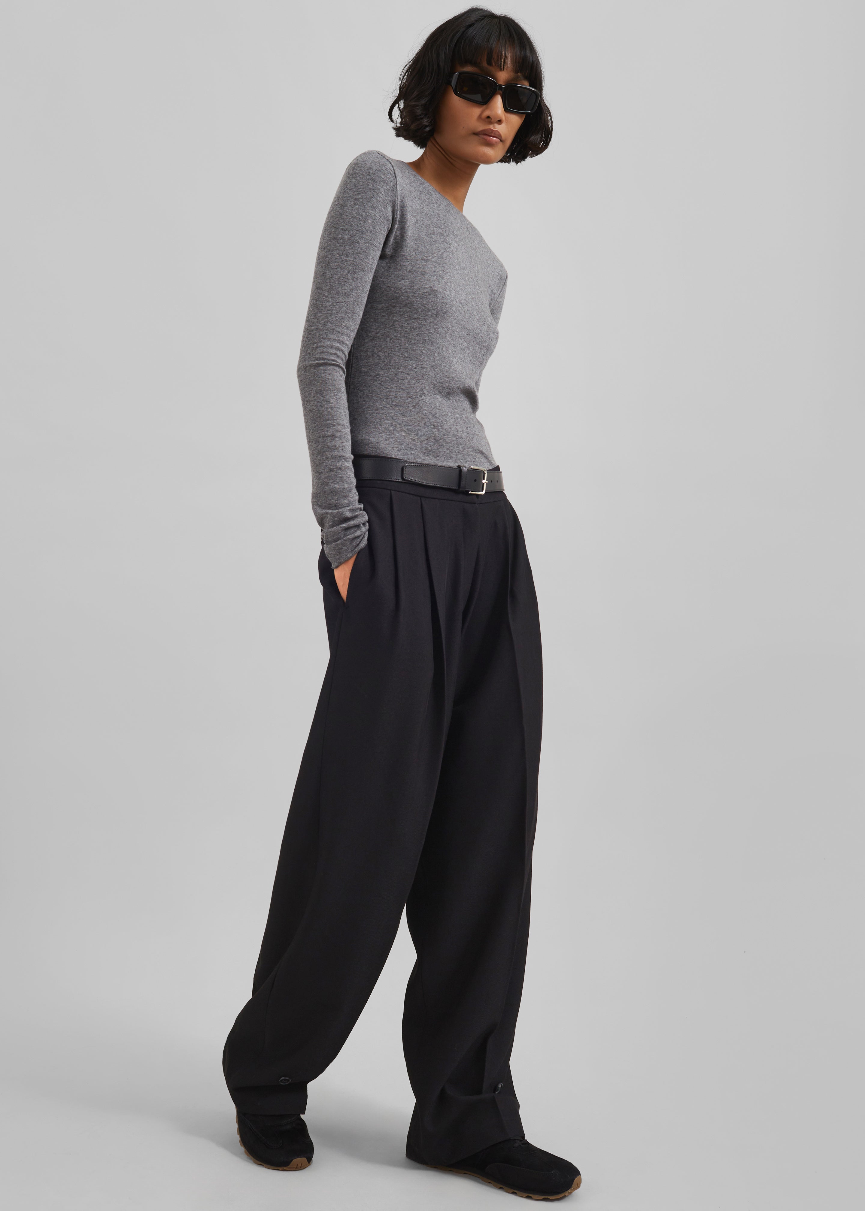 Doyer Pleated Trousers - Black - 1