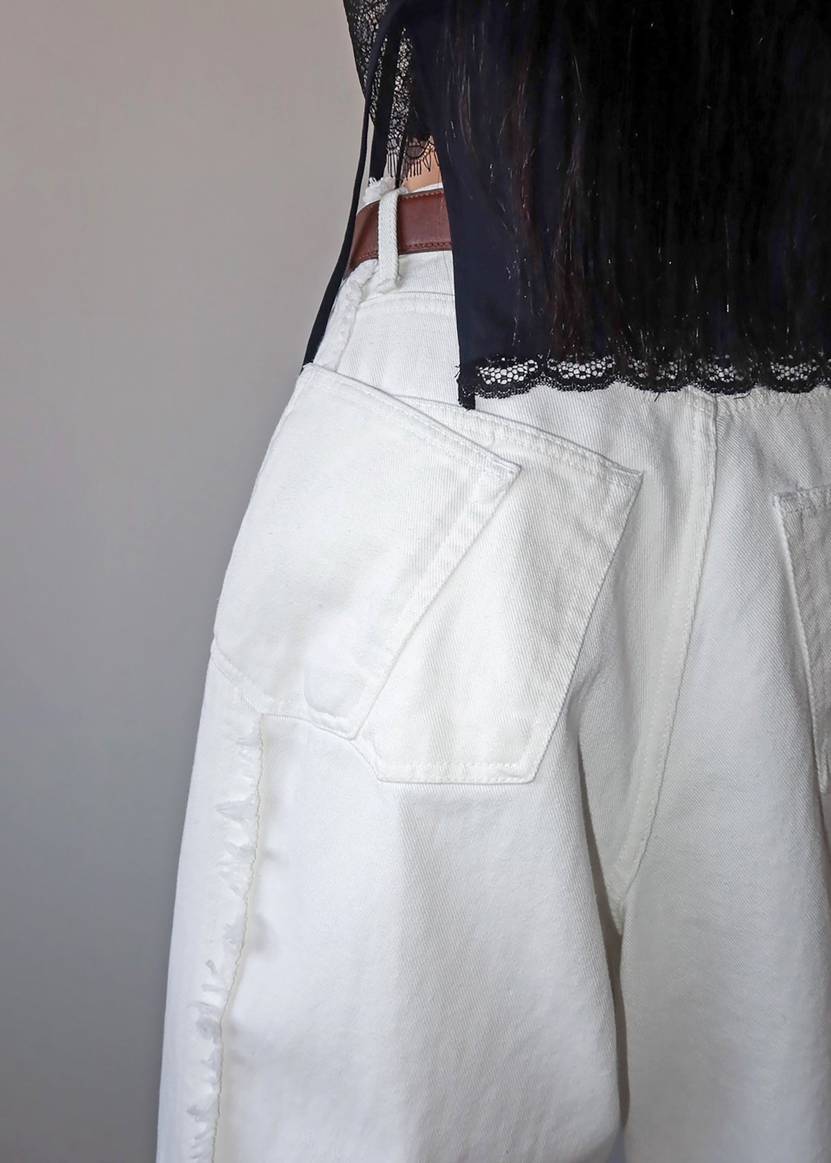 Halgar Frayed Seam Barrel-Leg Jeans - White - 6