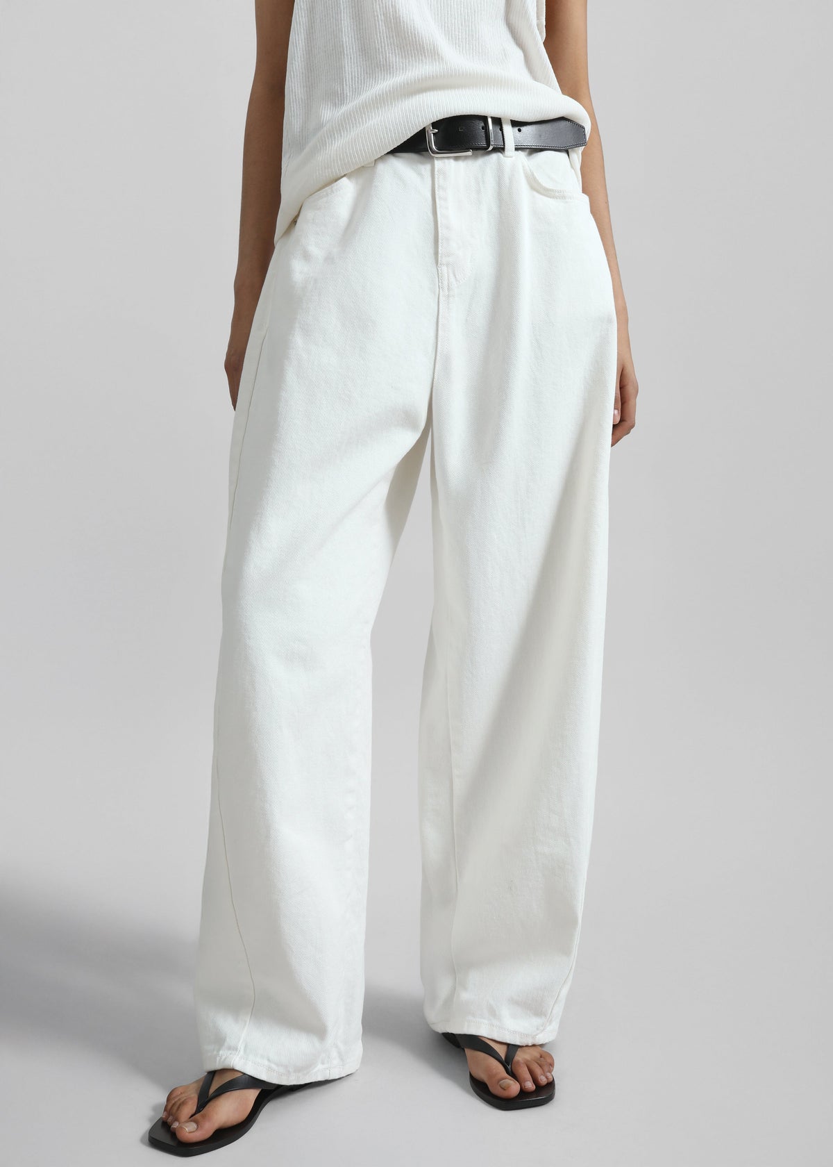 Halgar Frayed Seam Barrel-Leg Jeans - White - 12
