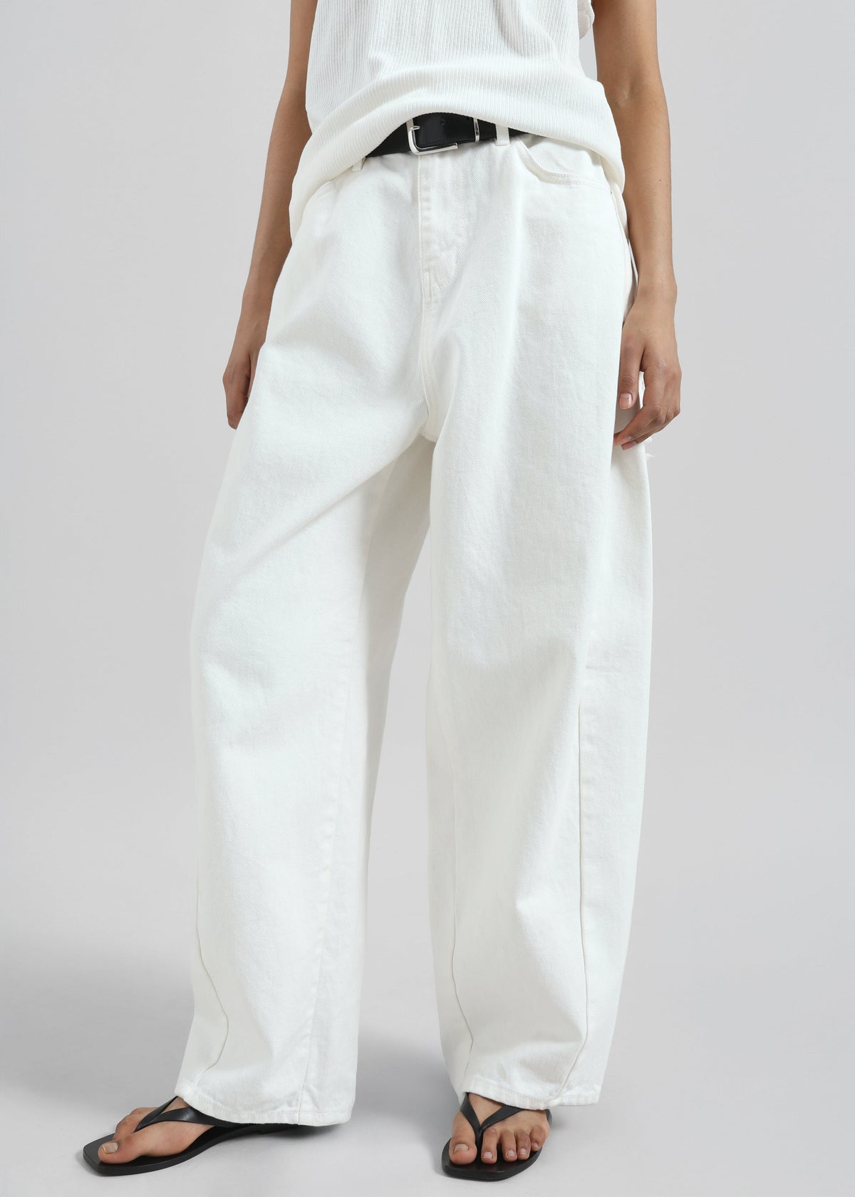 Halgar Frayed Seam Barrel-Leg Jeans - White - 3