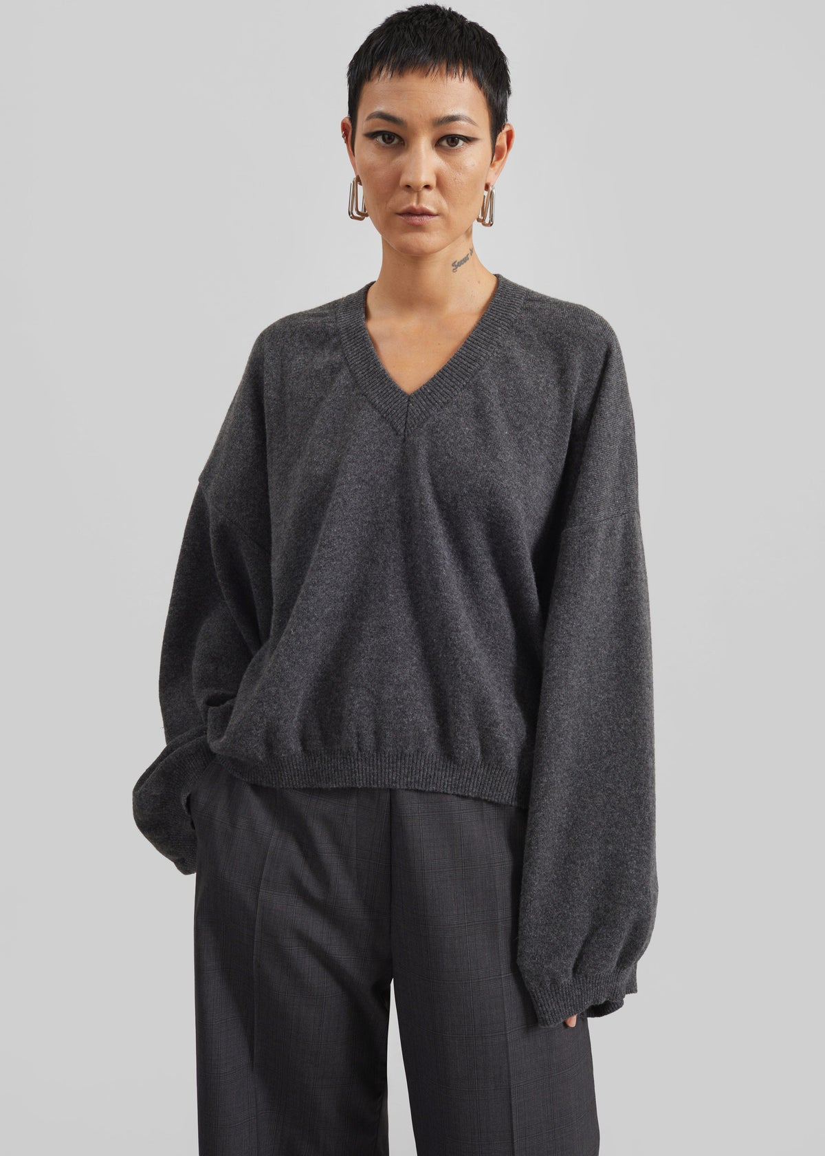 Ilston V-Neck Sweater - Grey - 5