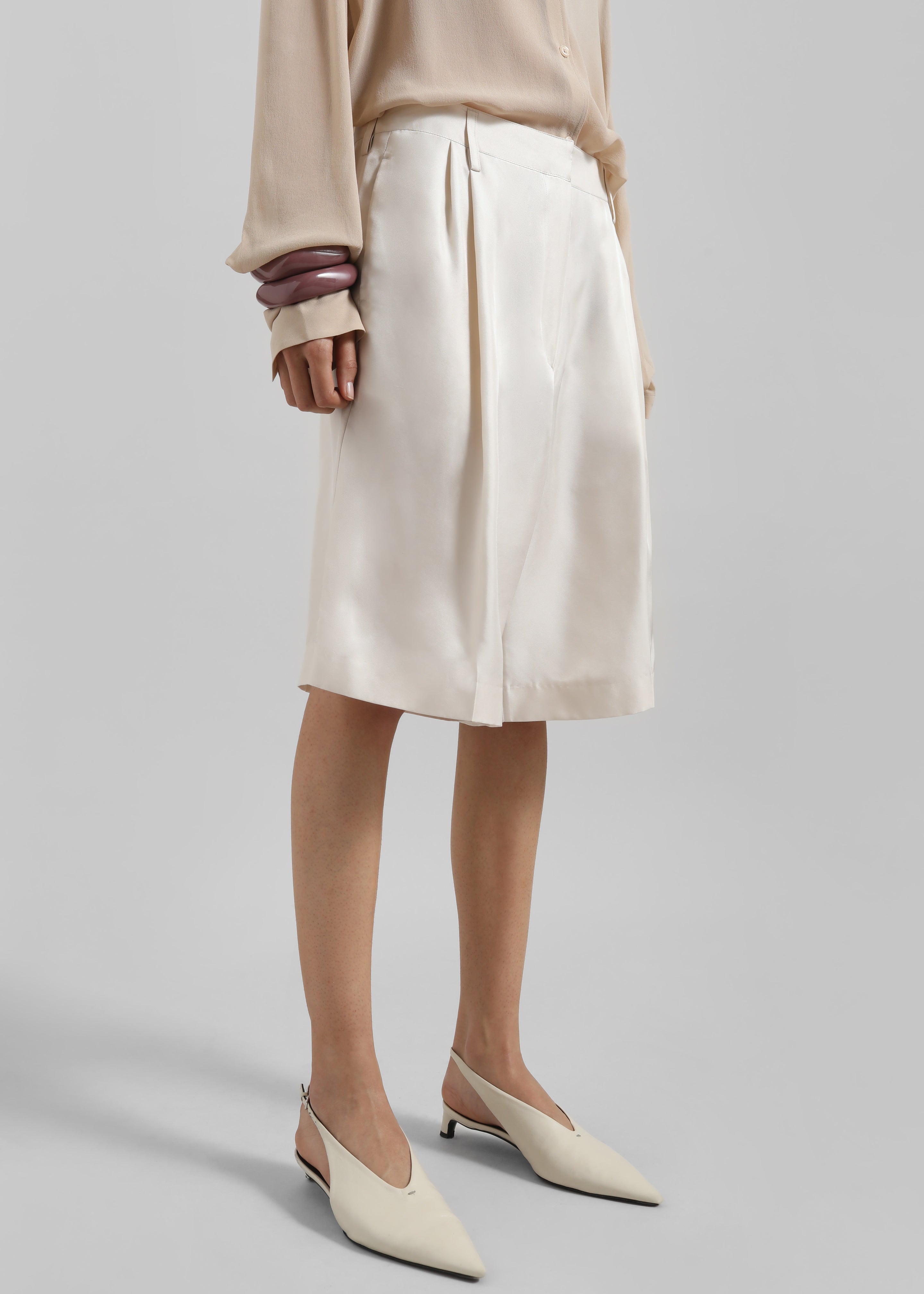 Marfa Pleated Silk Bermuda Shorts - Ivory - 3