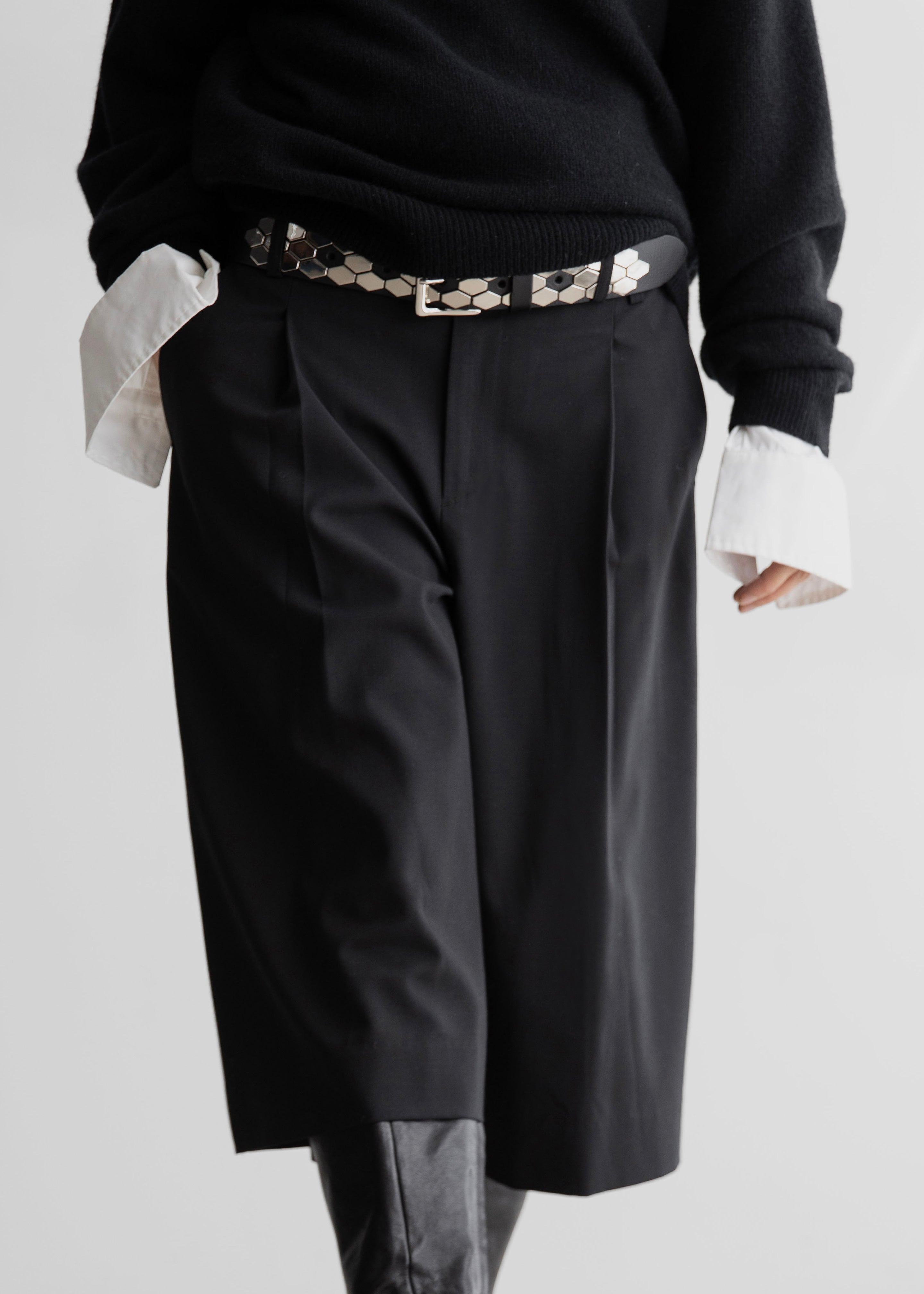 Meldert Bermuda Shorts - Black - 7