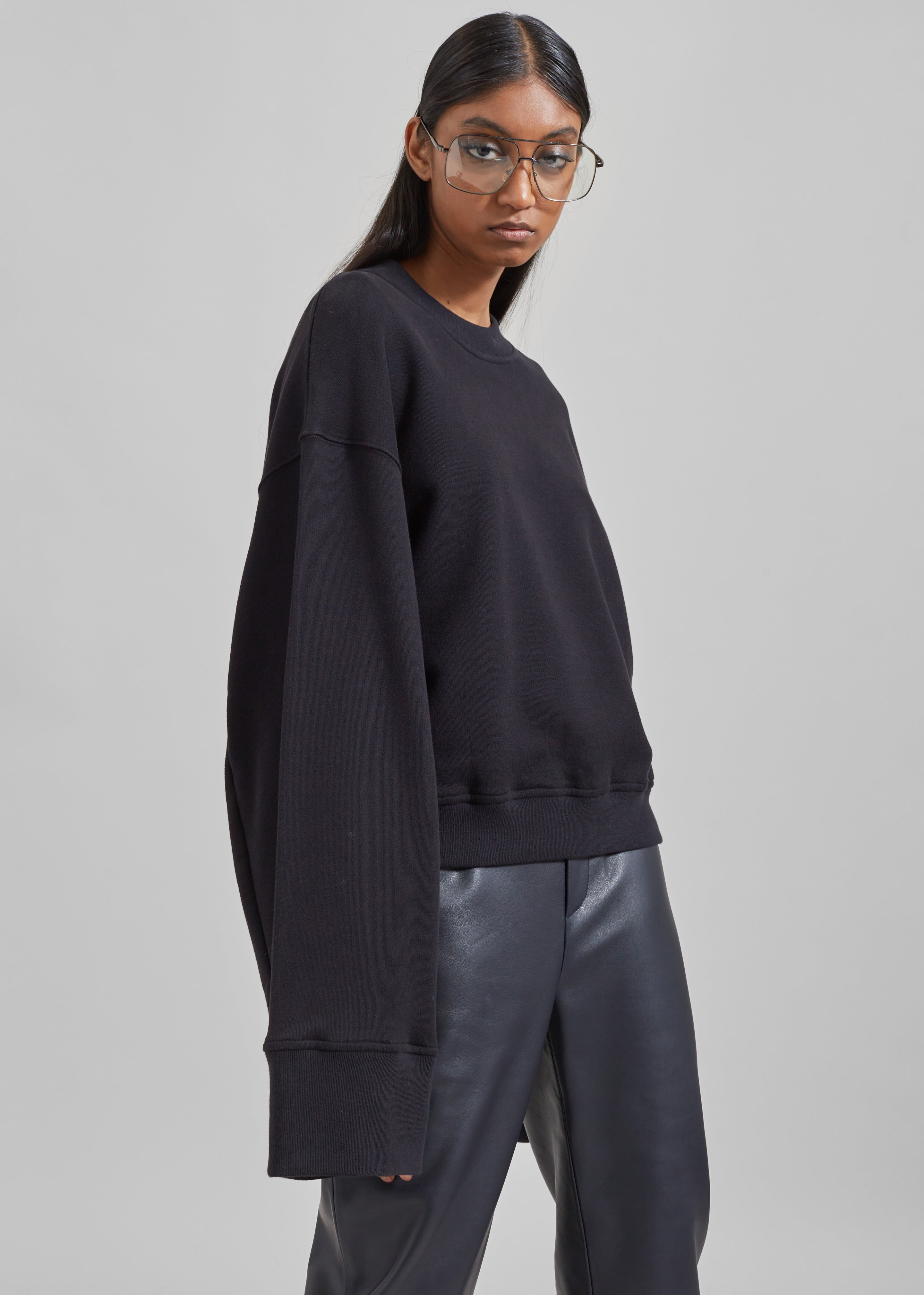 Talia Sweatshirt - Black - 6