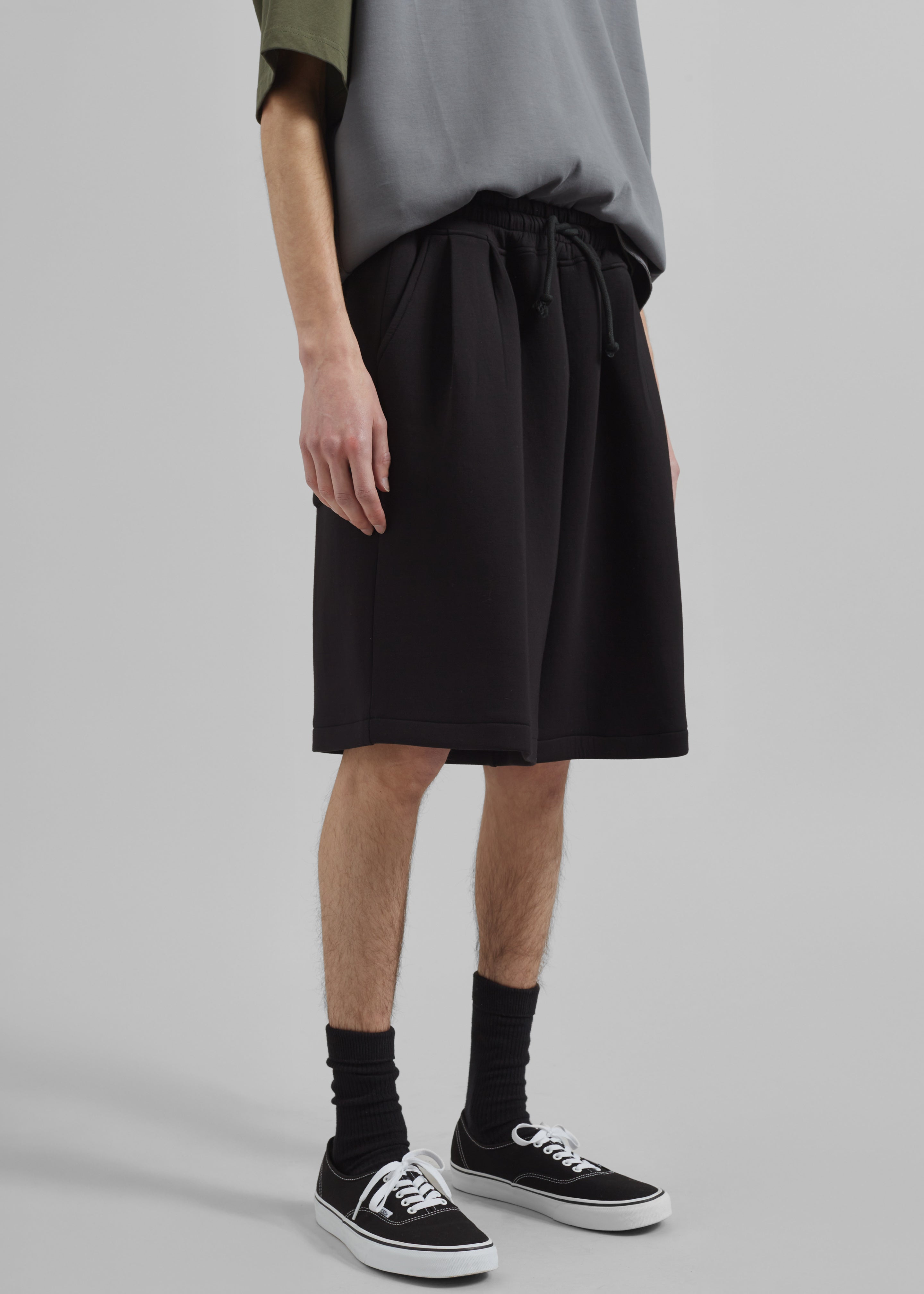 Tate Sweat Shorts - Black - 2