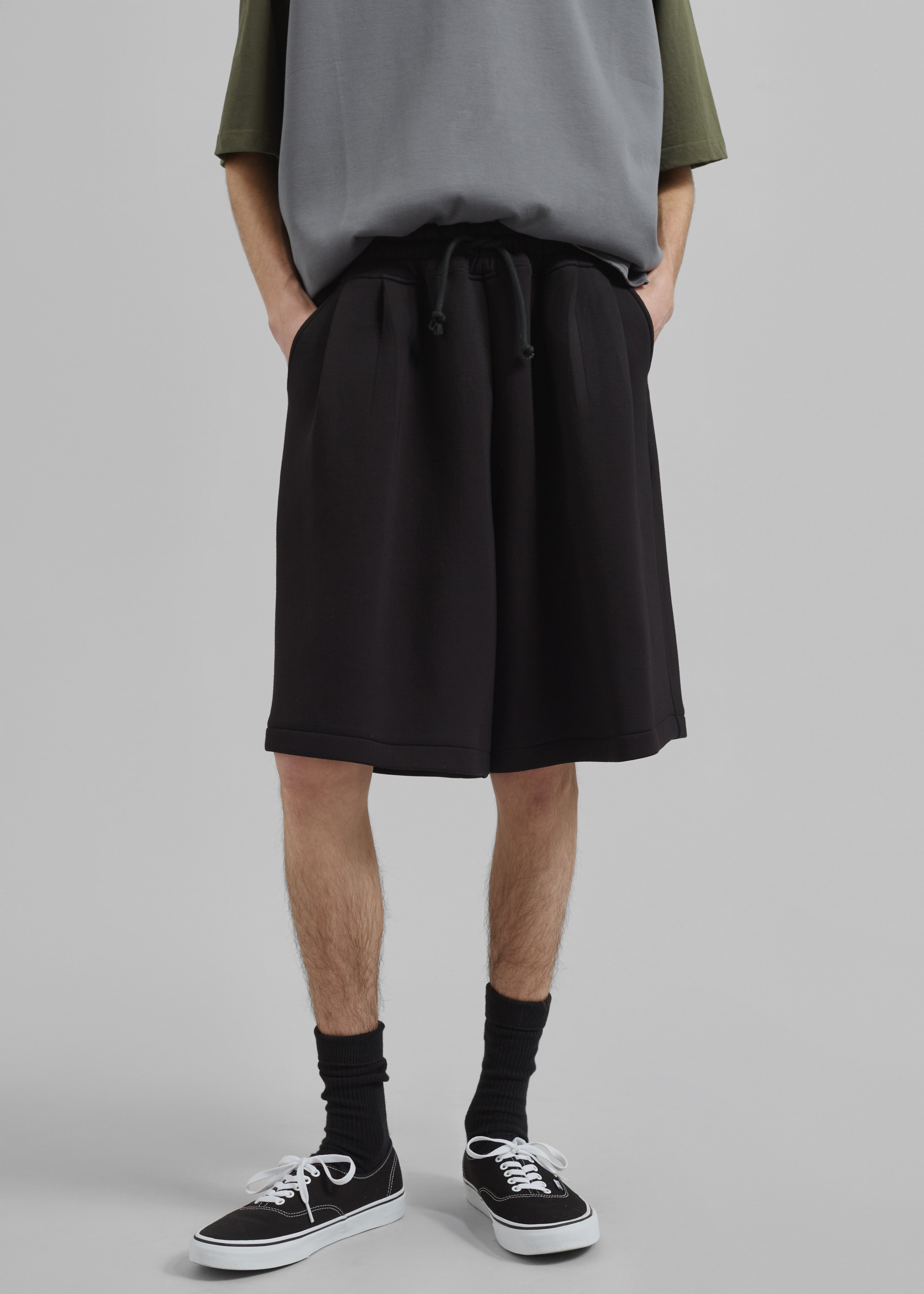 Tate Sweat Shorts - Black - 4
