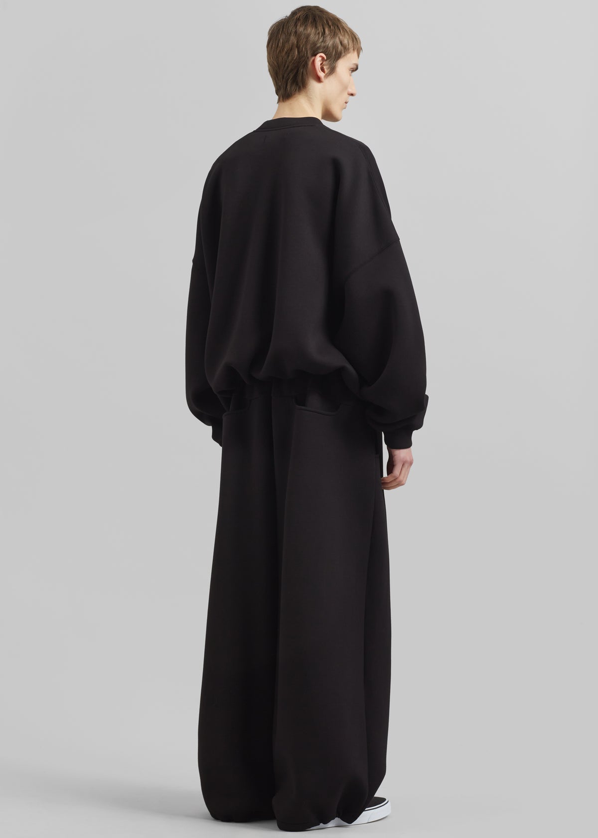 Tate Sweatshirt - Black - 6