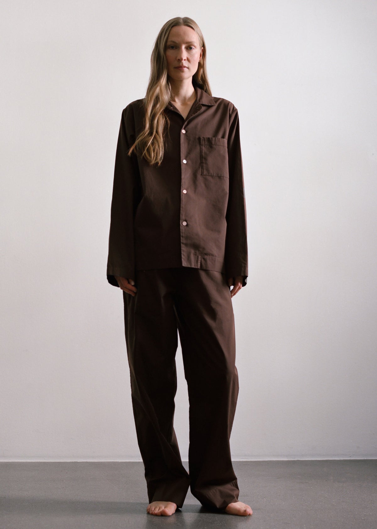 Tekla Poplin Pyjama Shirt - Coffee - 1