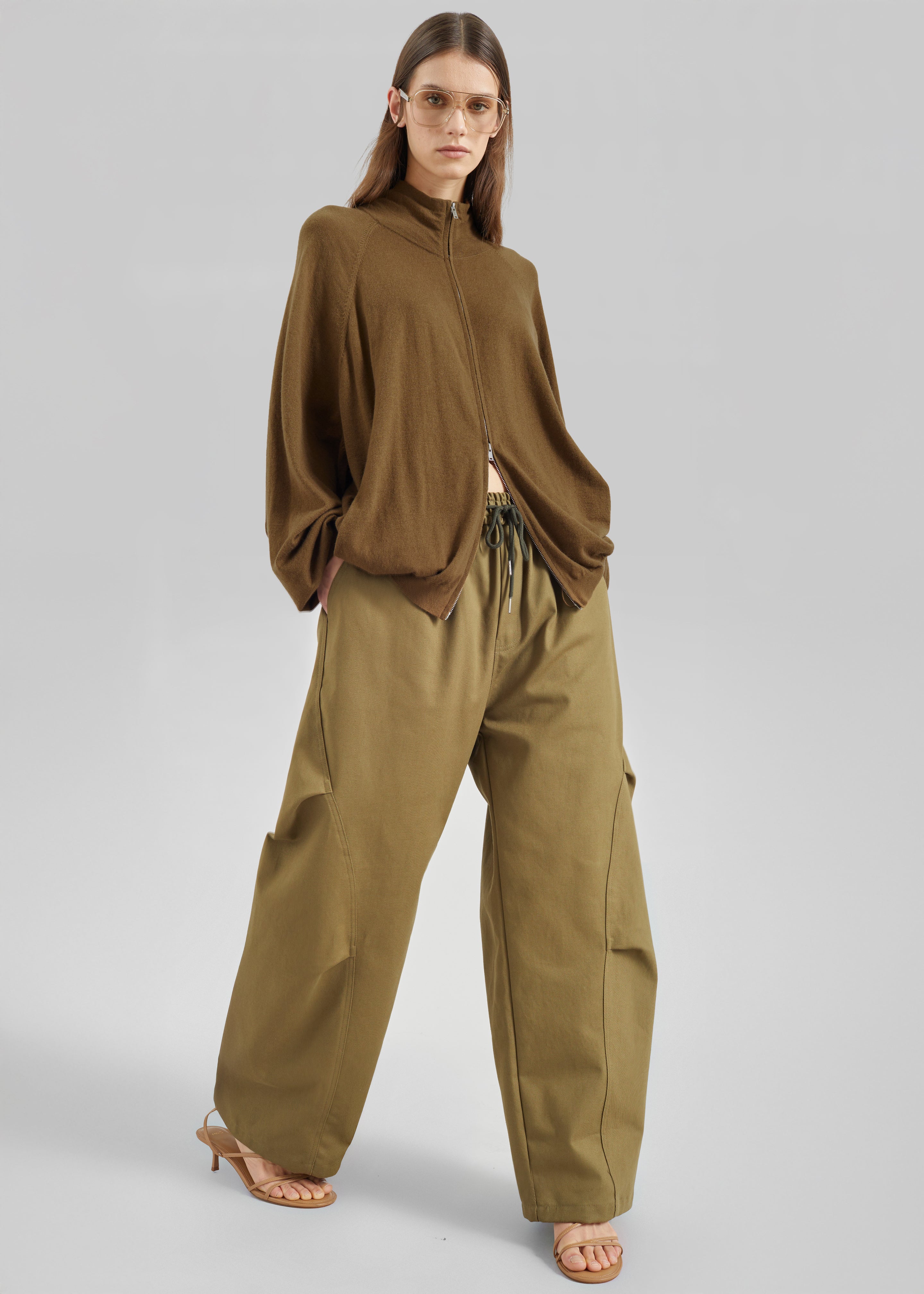 Tulsa Curved Pants - Dark Olive – The Frankie Shop Europe