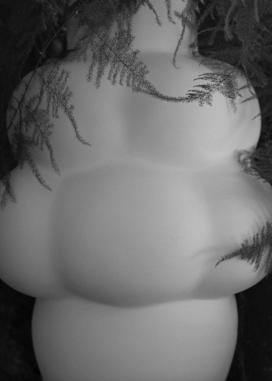 Louise Roe Balloon Vase 04 - Ceramic Raw White - 7