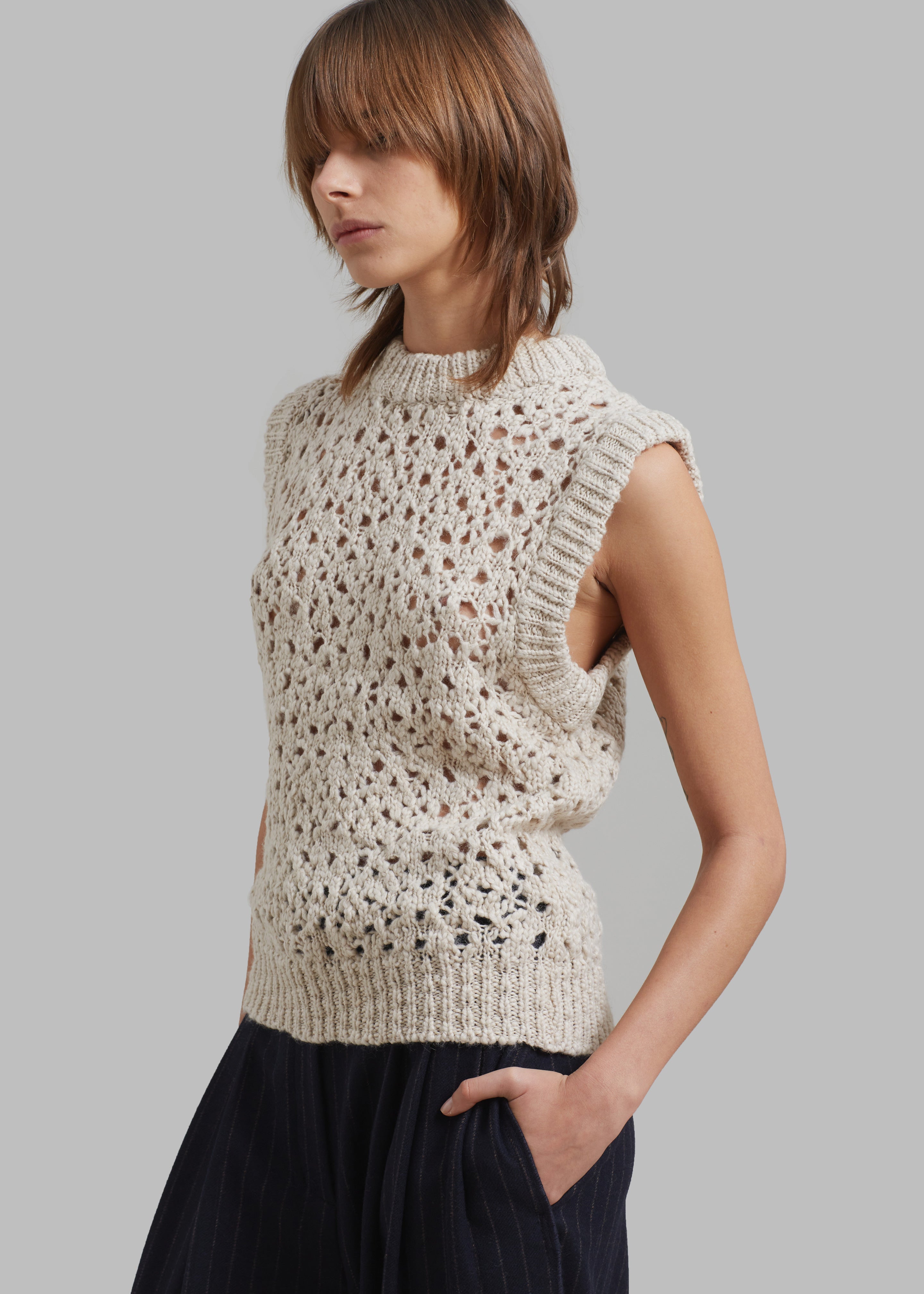 Amomento Crochet Vest - Beige - 3