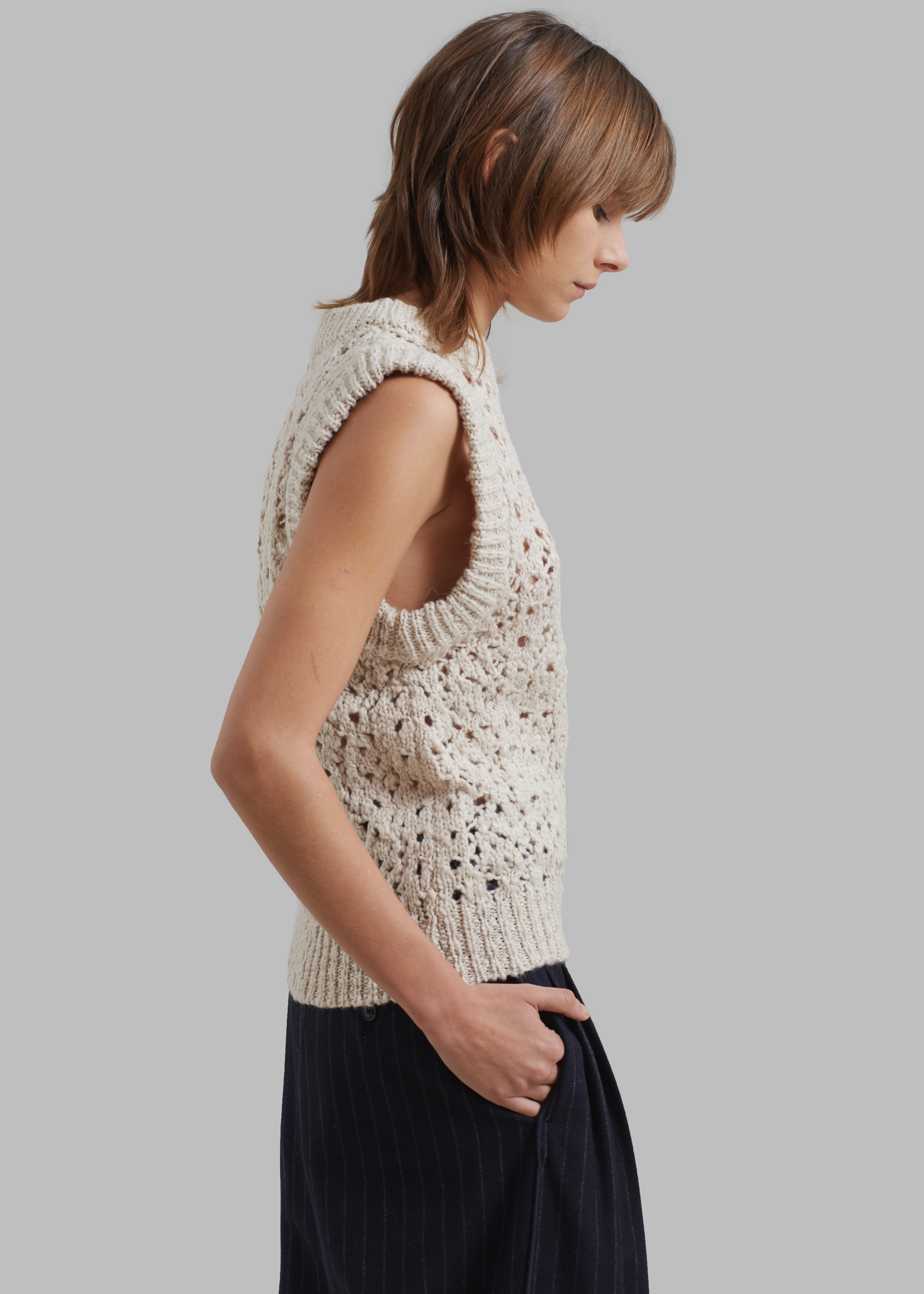 Amomento Crochet Vest - Beige - 4