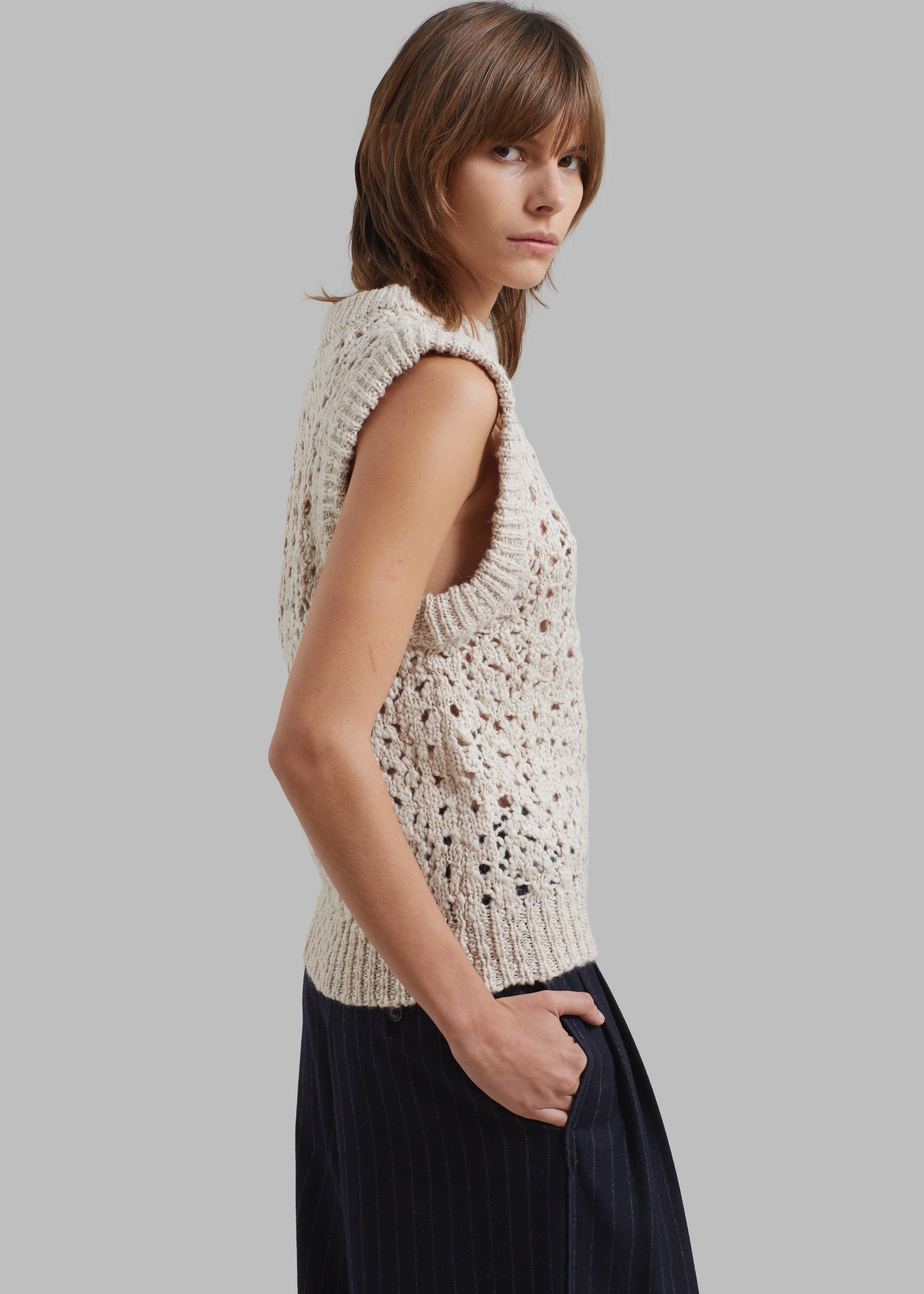 Amomento Crochet Vest - Beige - 2