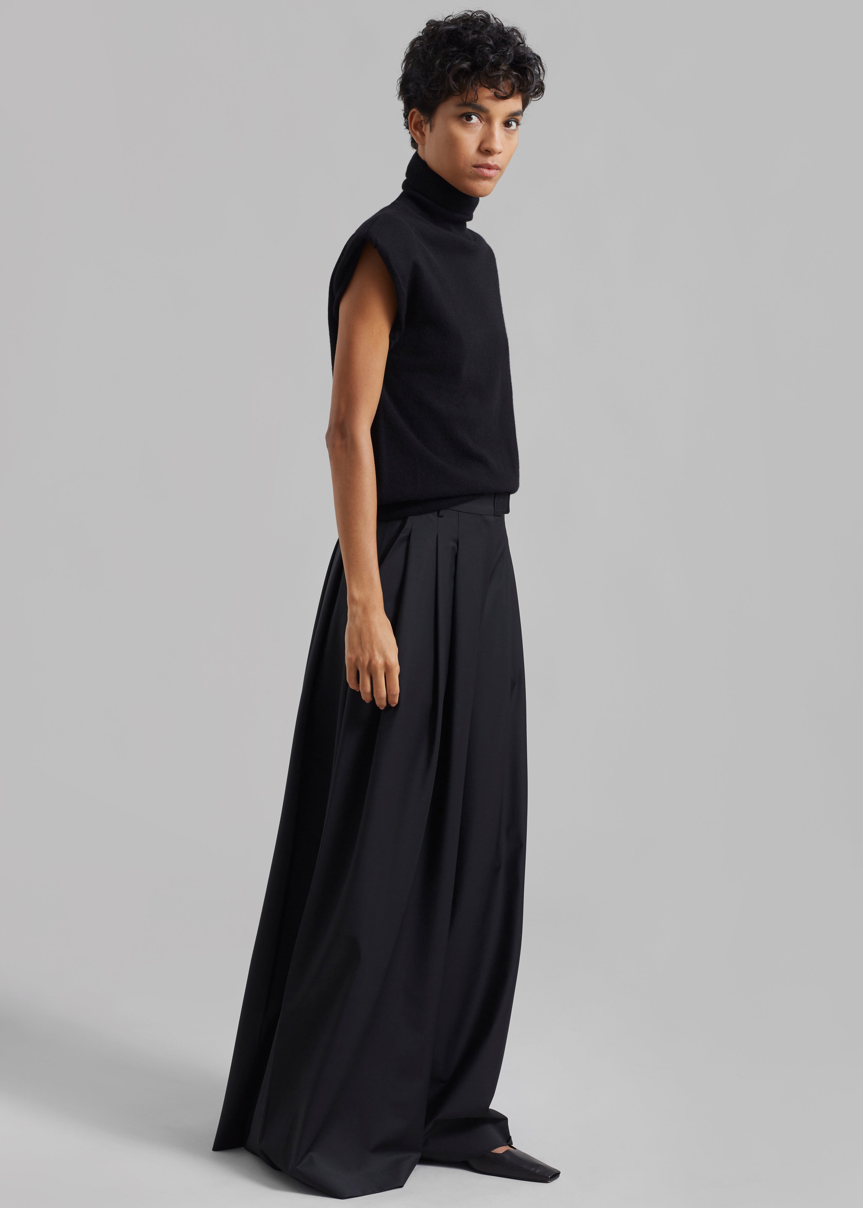 Bevza Square High-Rise Trousers - Black - 7
