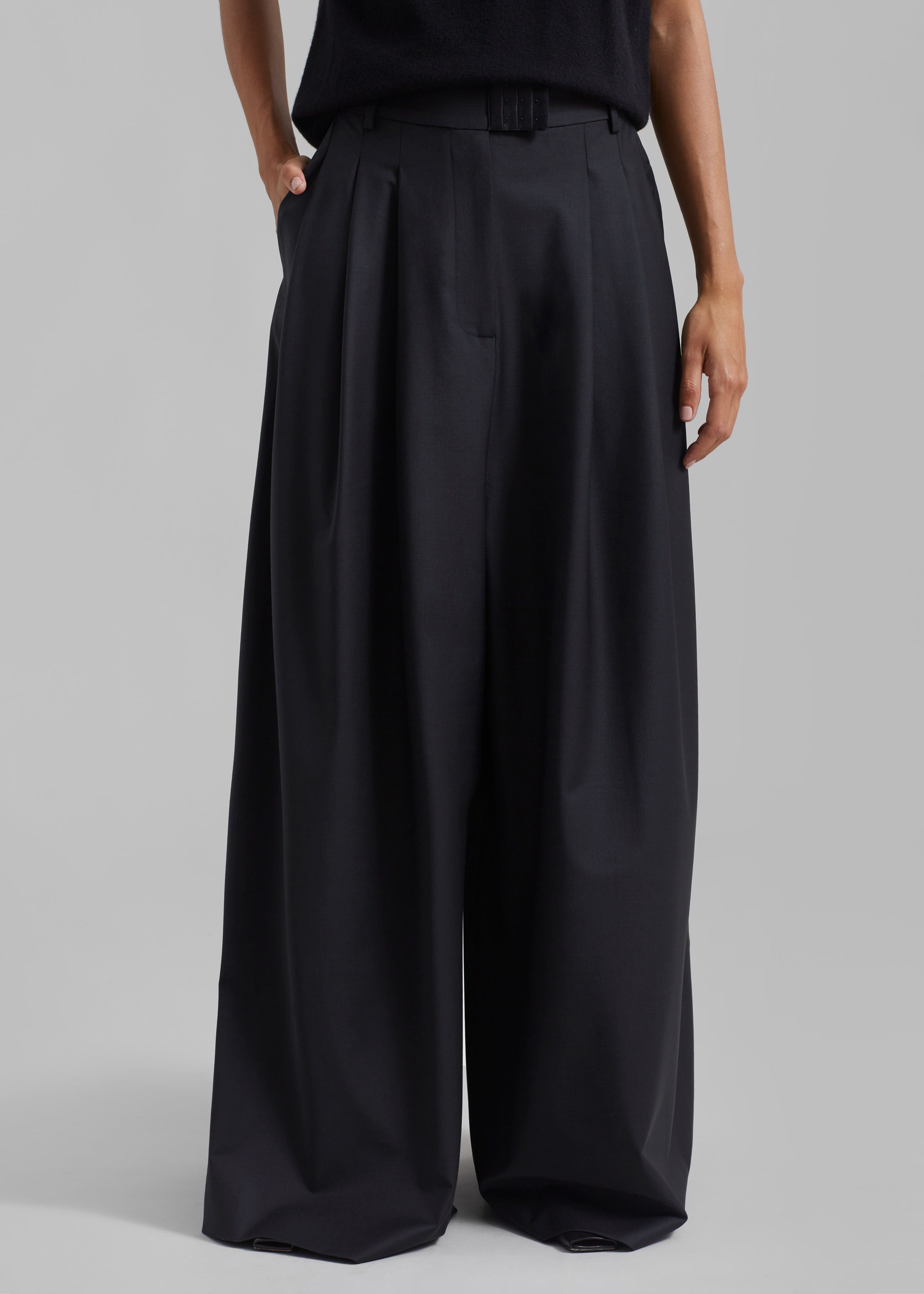 Bevza Square High-Rise Trousers - Black - 8
