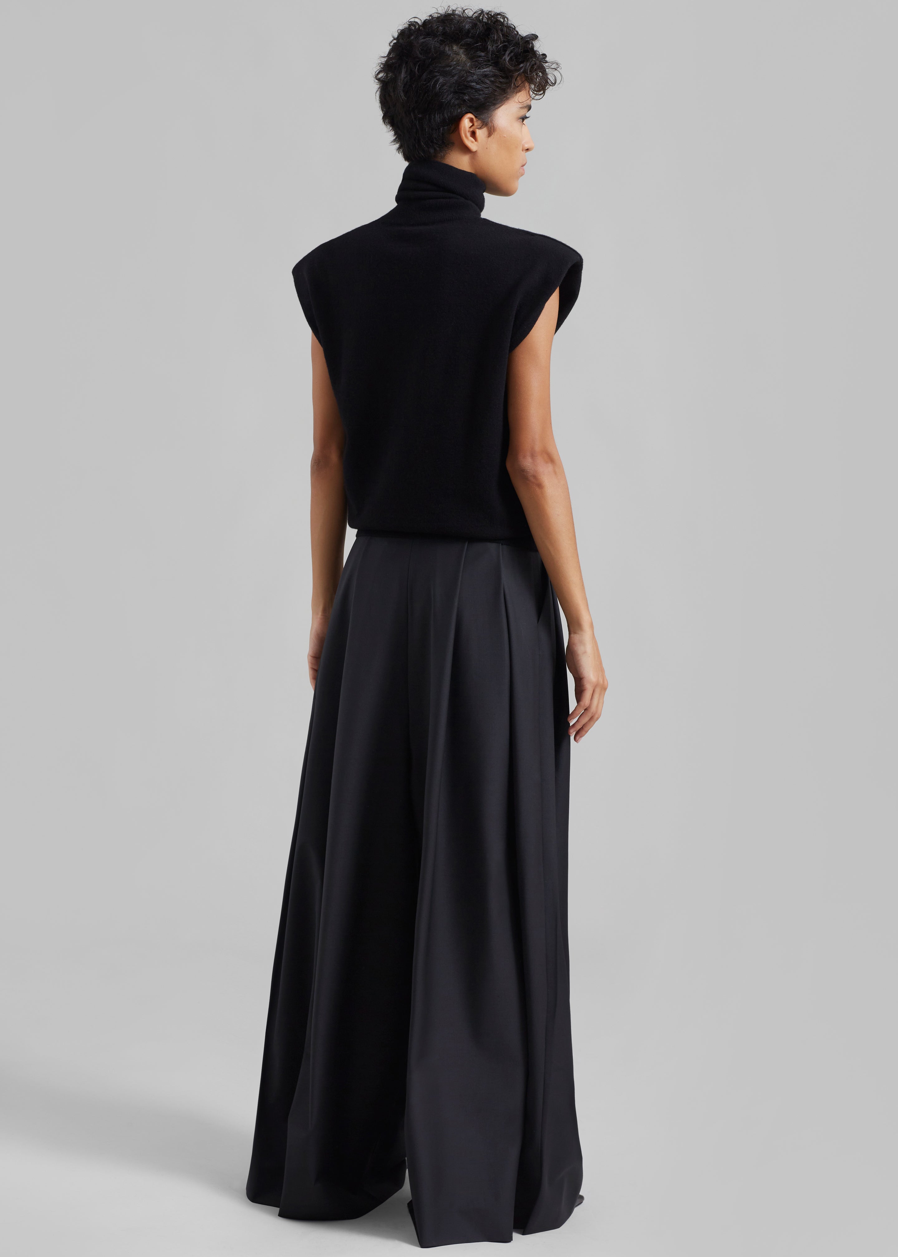 Bevza Square High-Rise Trousers - Black - 9