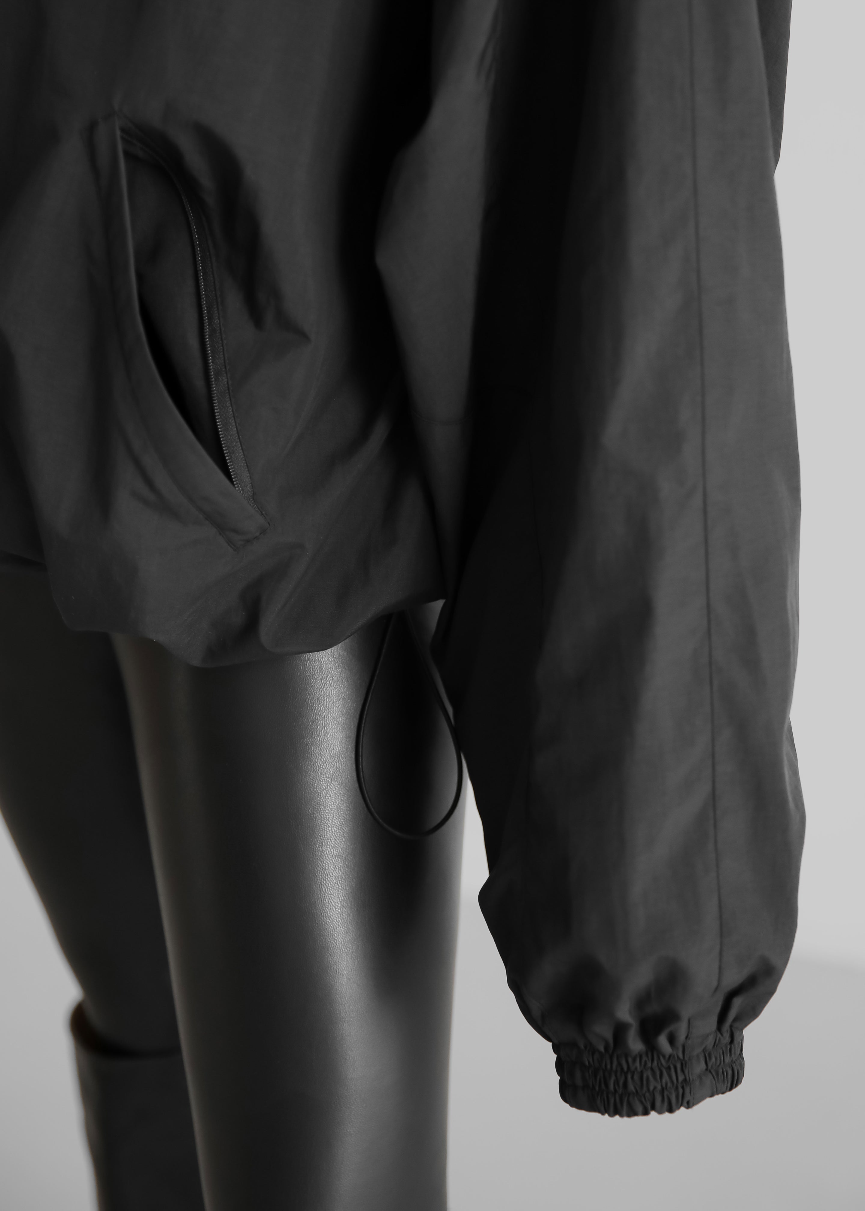 Doyle Mockneck Anorak - Black - 11