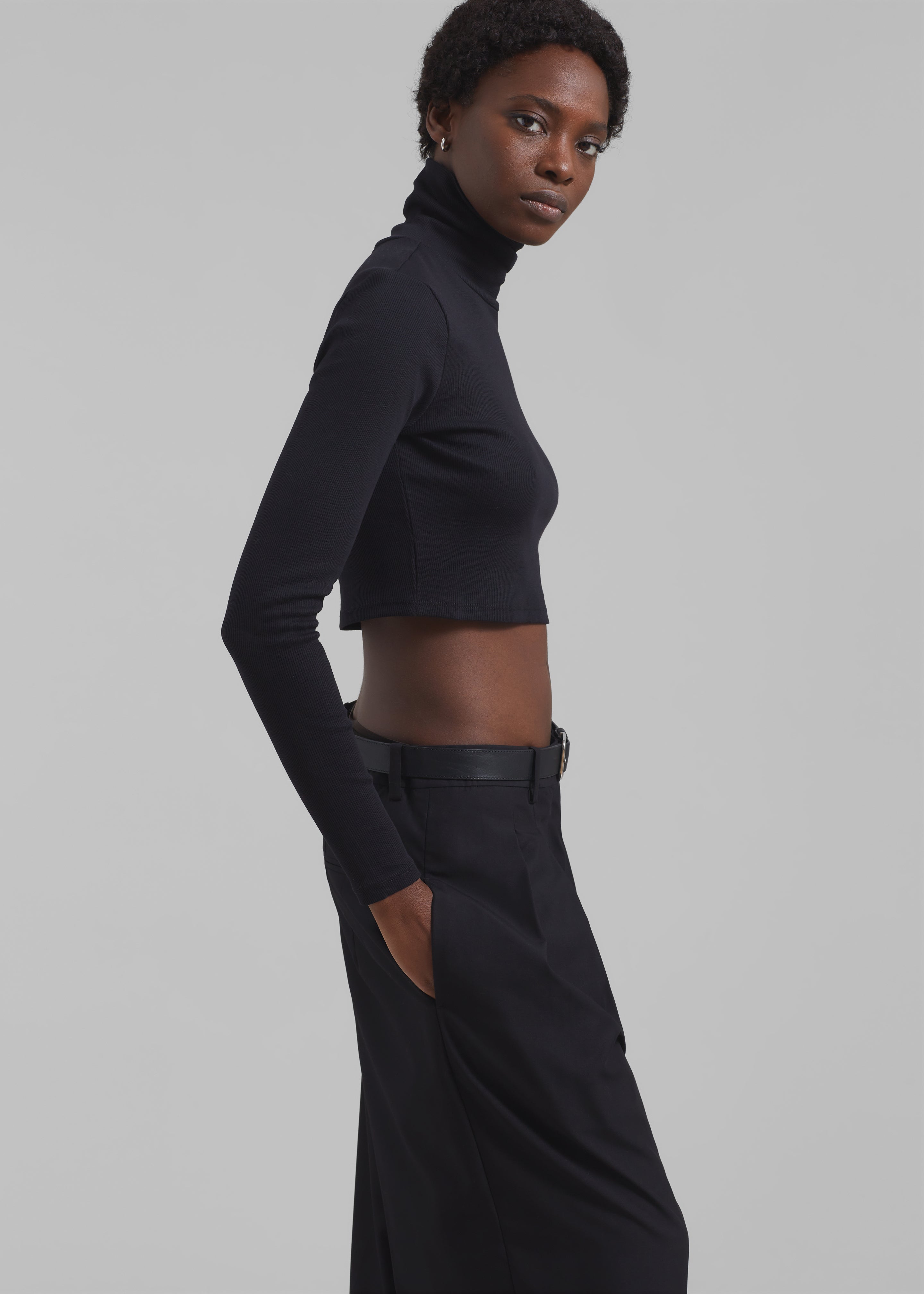 Gestuz Drew GZ LS Cropped Rollneck - Black - 5