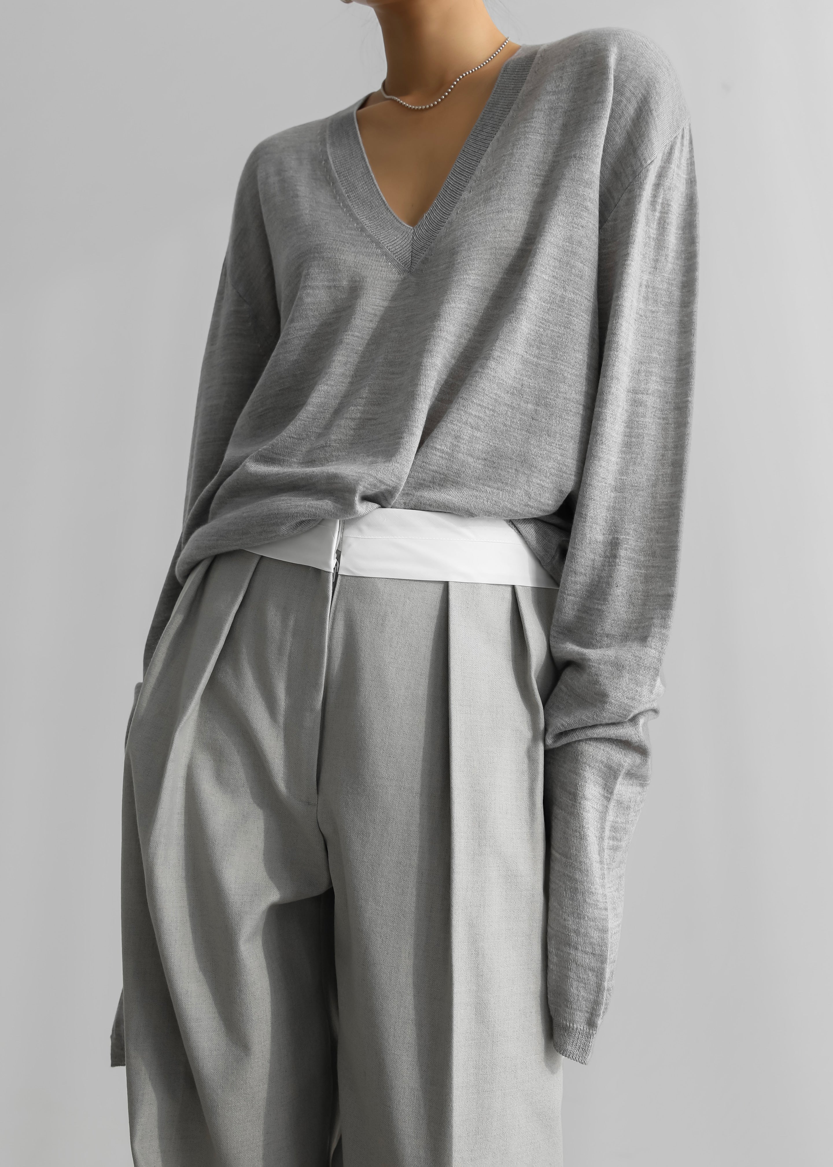 Juro V-Neck Knit - Grey - 1
