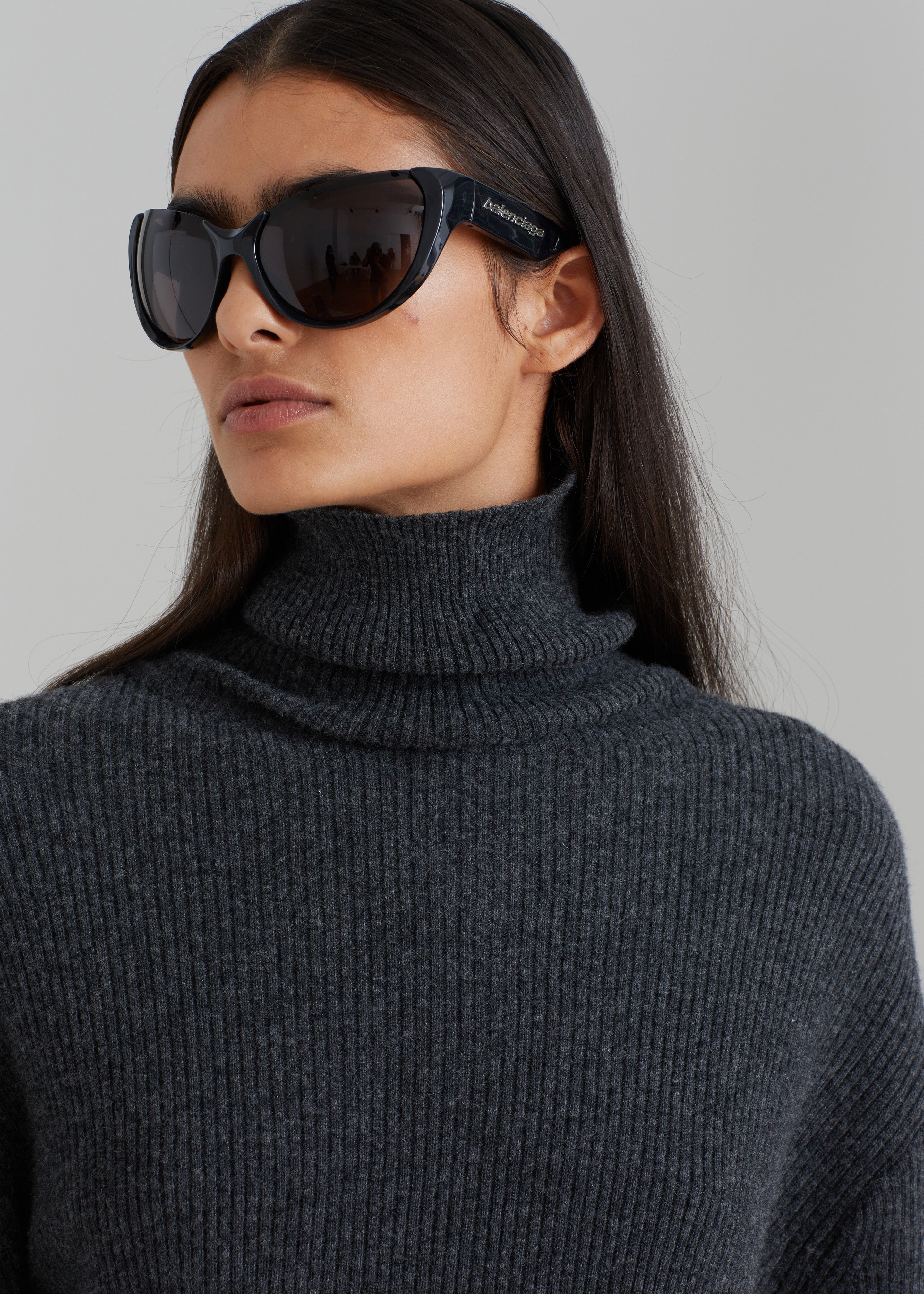 Jensen Turtleneck Sweater - Charcoal - 2