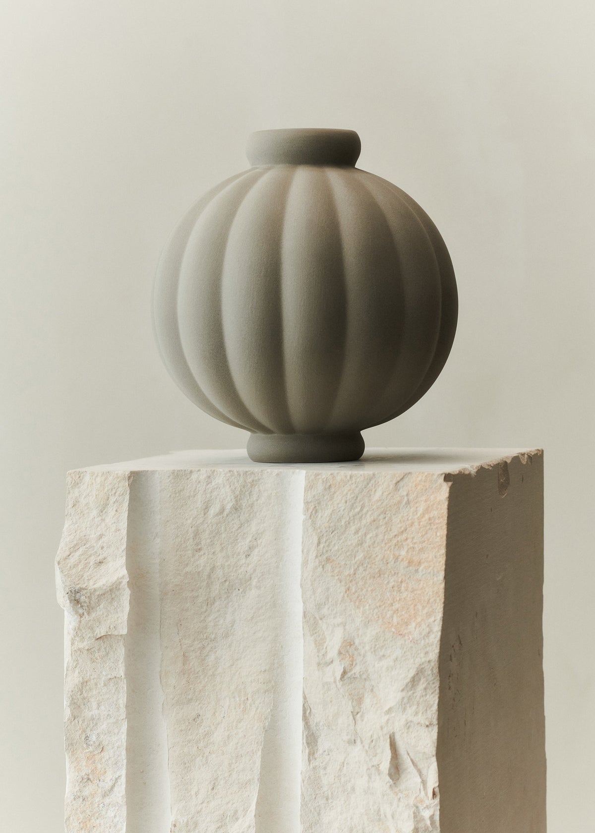 Louise Roe Ceramic Balloon Vase 01 - Sanded Grey - 2