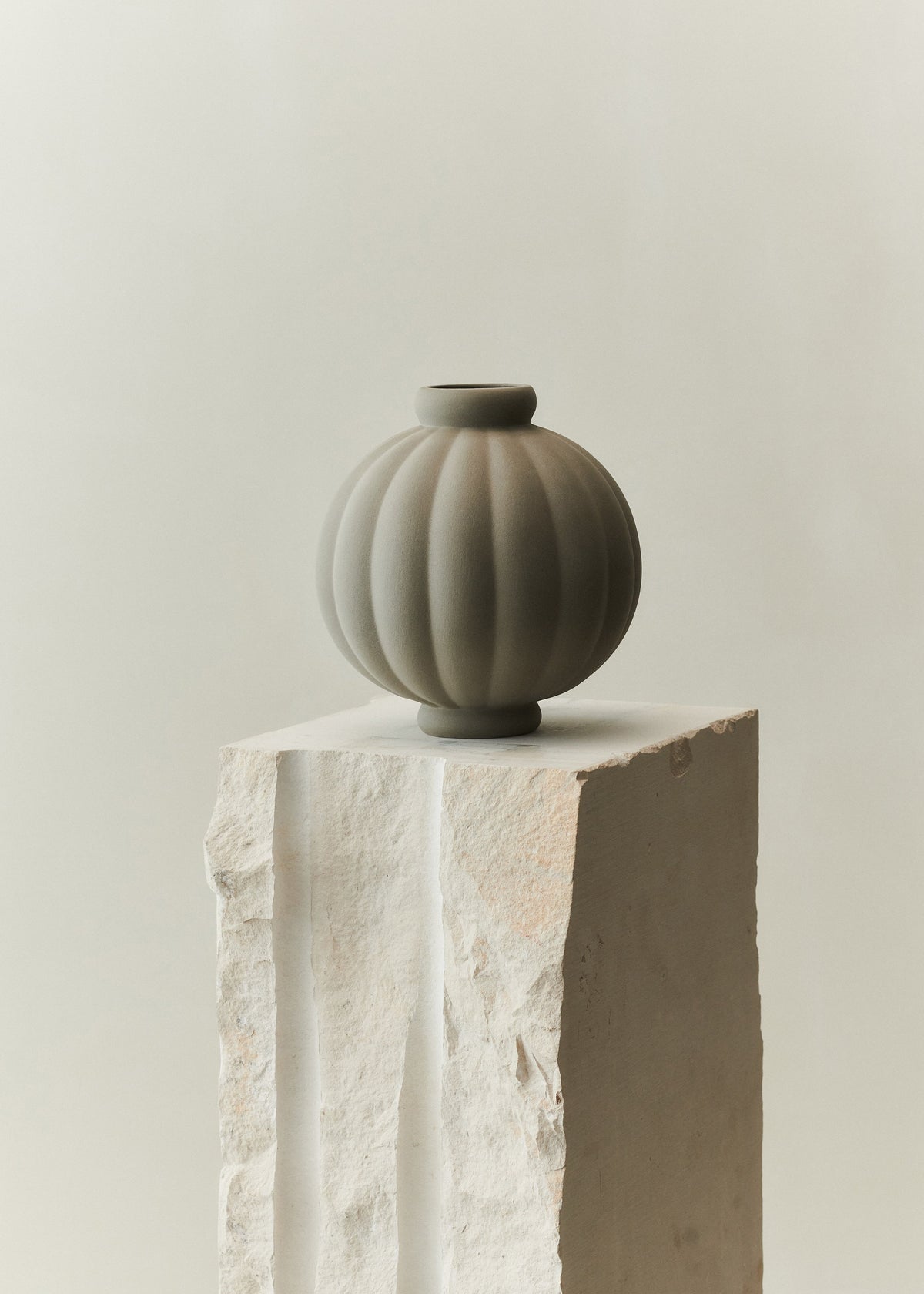 Louise Roe Ceramic Balloon Vase 01 - Sanded Grey - 1