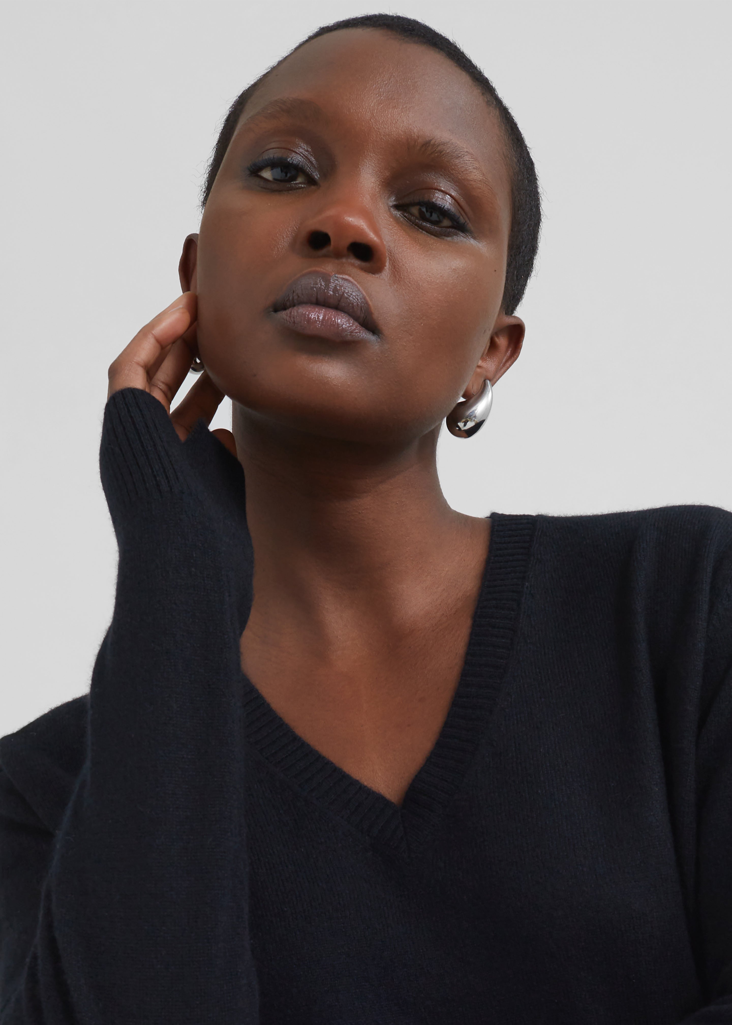 Loulou Studio Serafini V Neck Cashmere Sweater - Black - 2