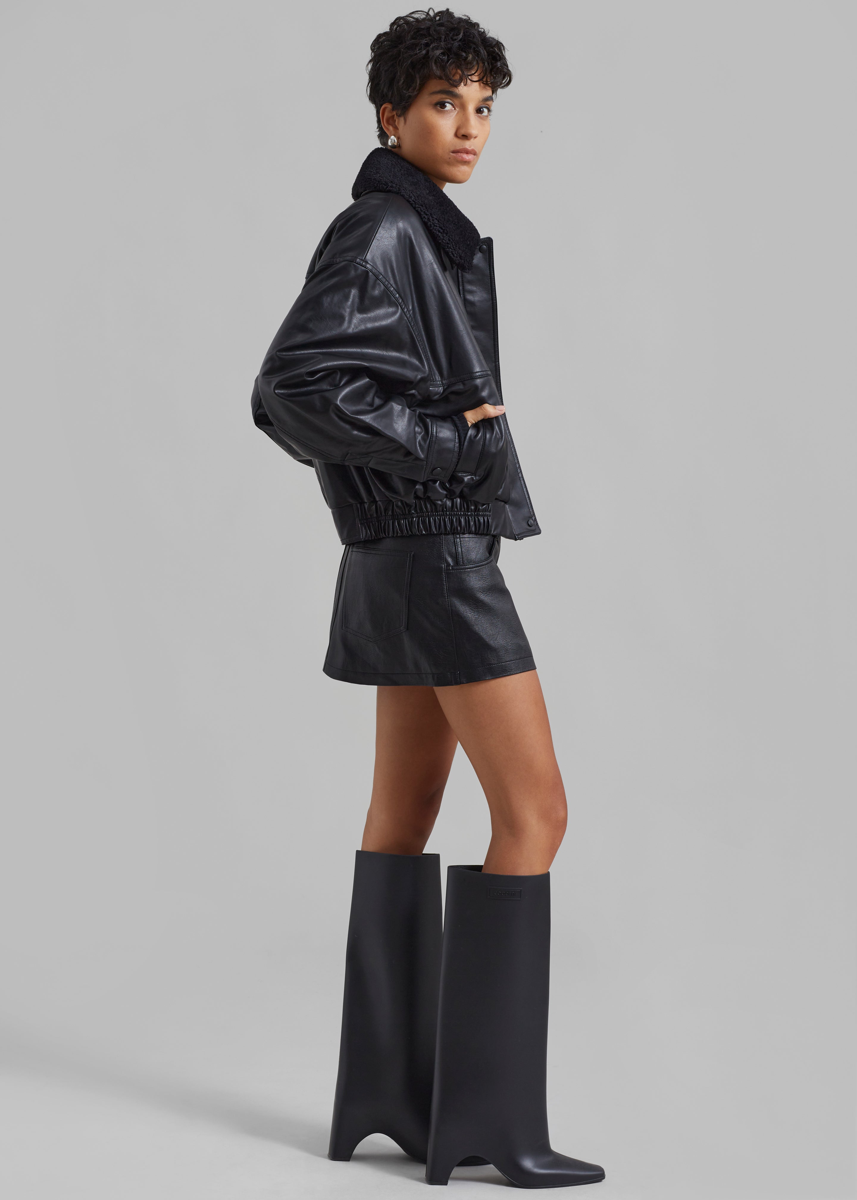 Low Classic Faux Leather Short Jacket - Black - 8