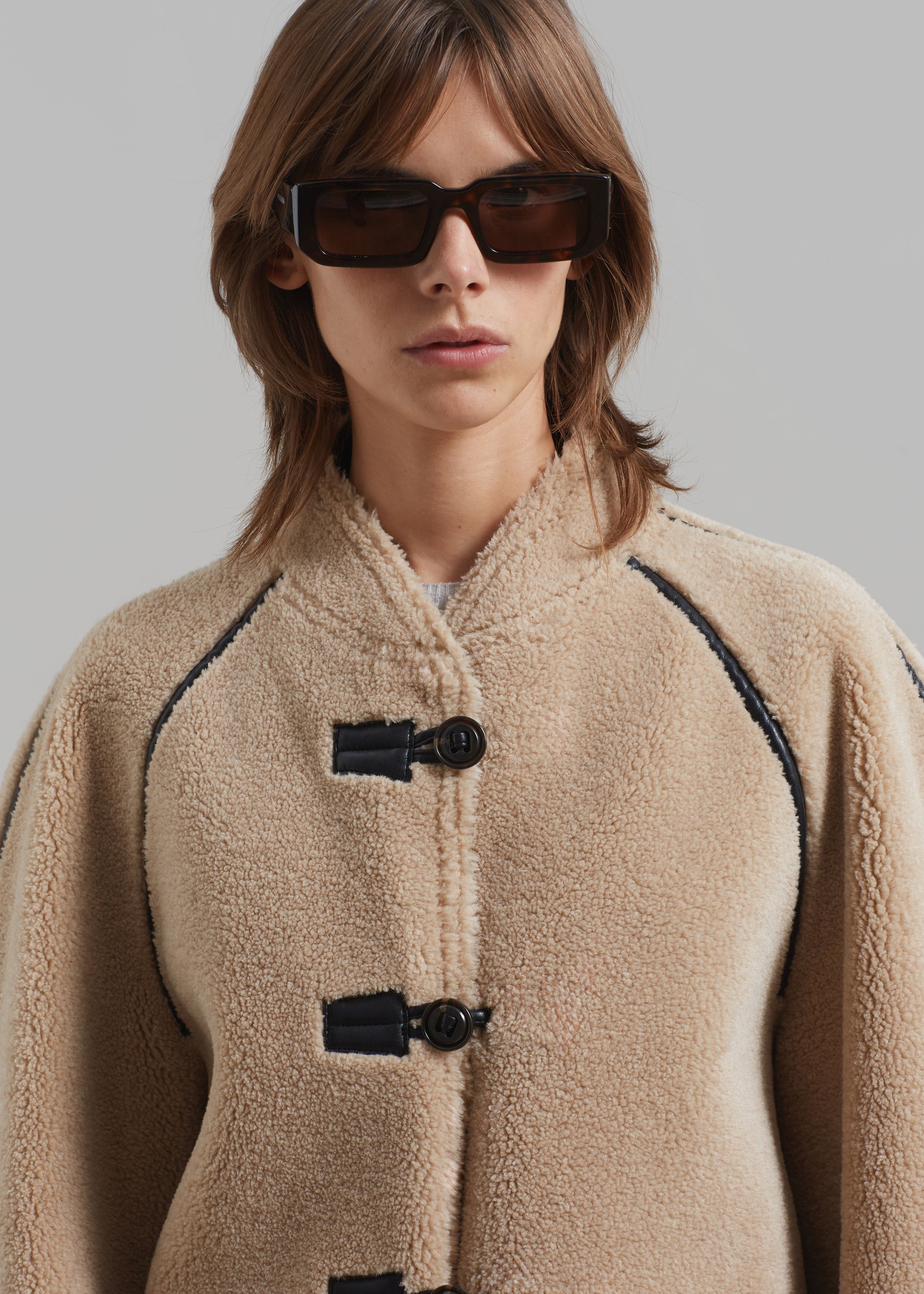 Low Classic Short Shearling Reversible Coat - Beige - 3