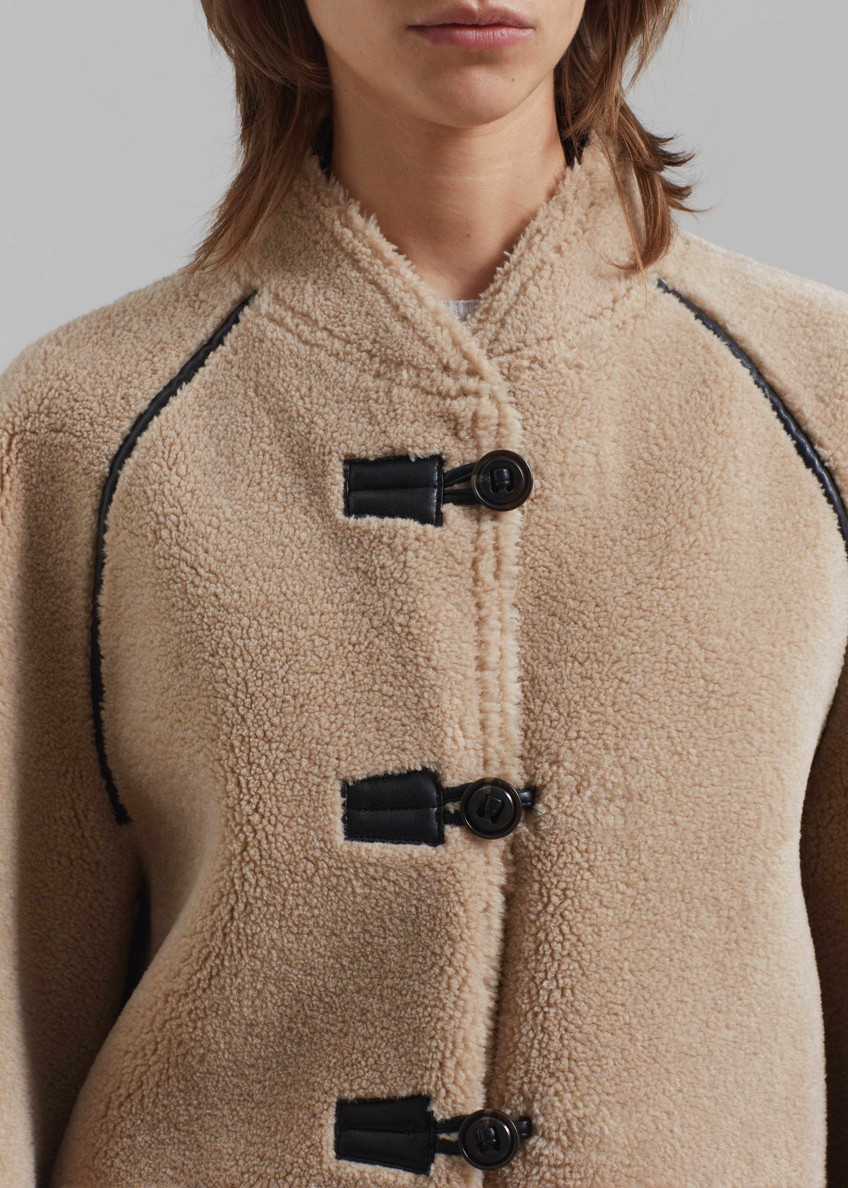 Low Classic Short Shearling Reversible Coat - Beige - 7