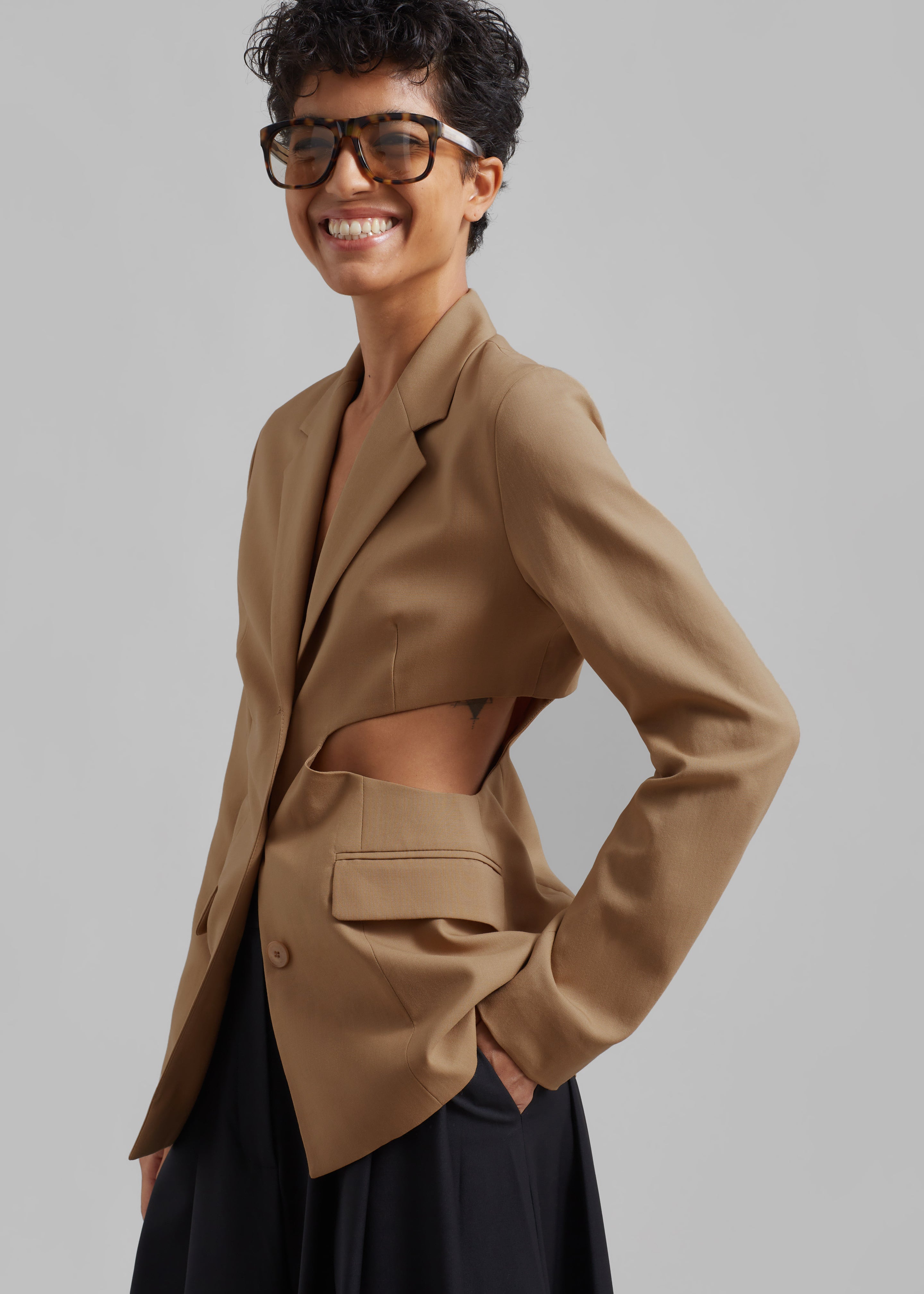 Low Classic Sleek Slim Blazer - Beige - 7