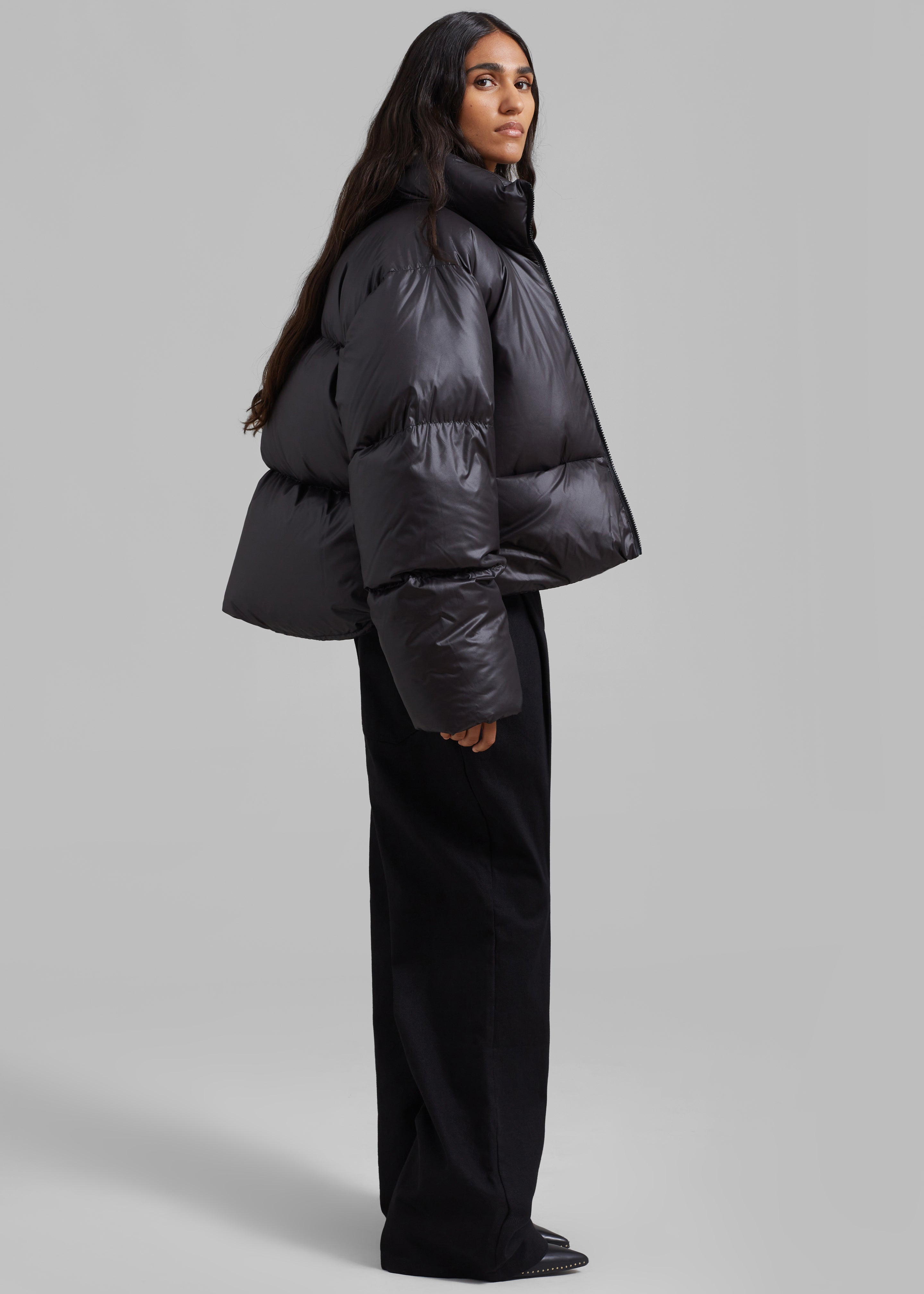 Low Classic Volume Puffer Jacket - Black - 3