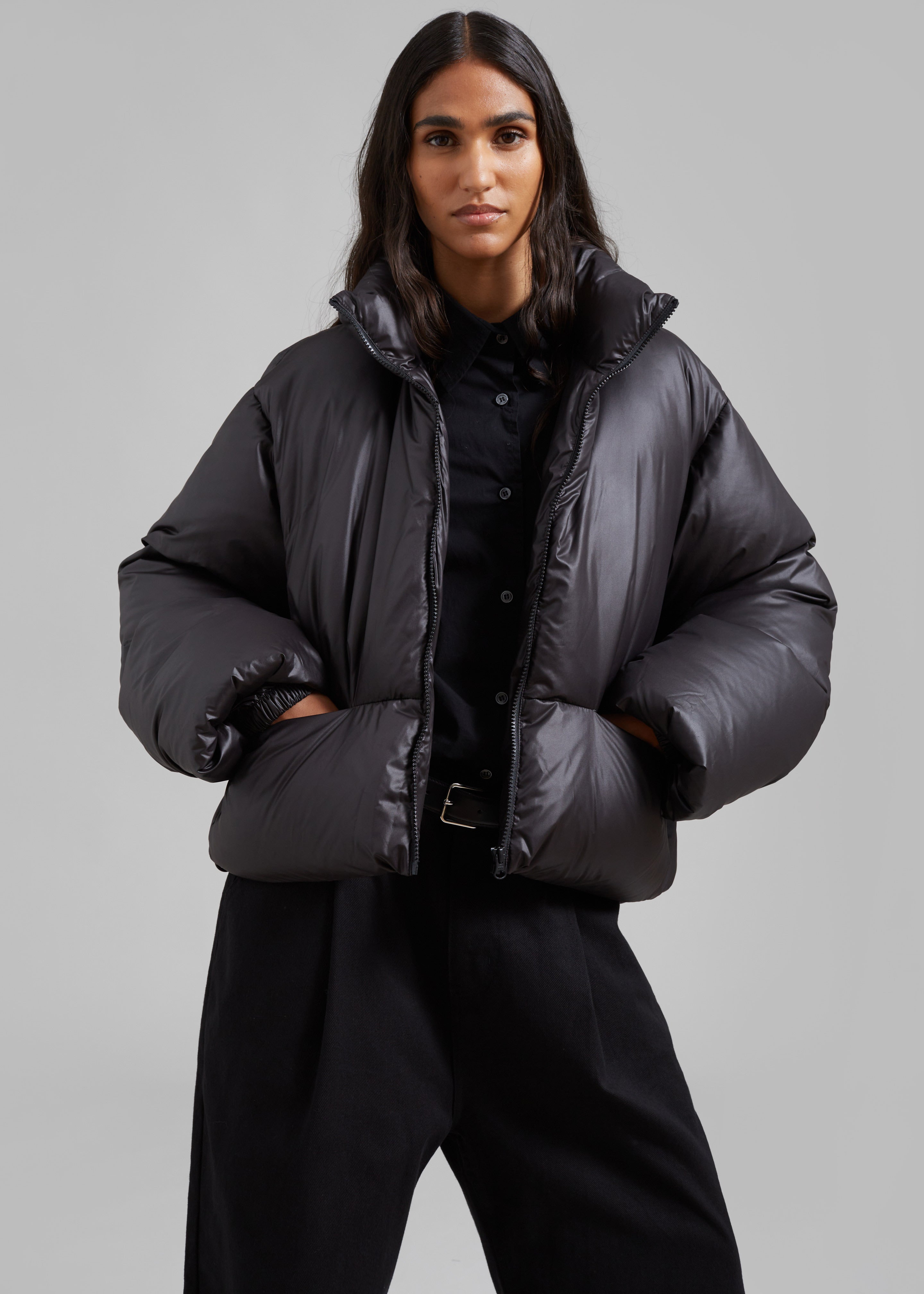 Low Classic Volume Puffer Jacket - Black - 1