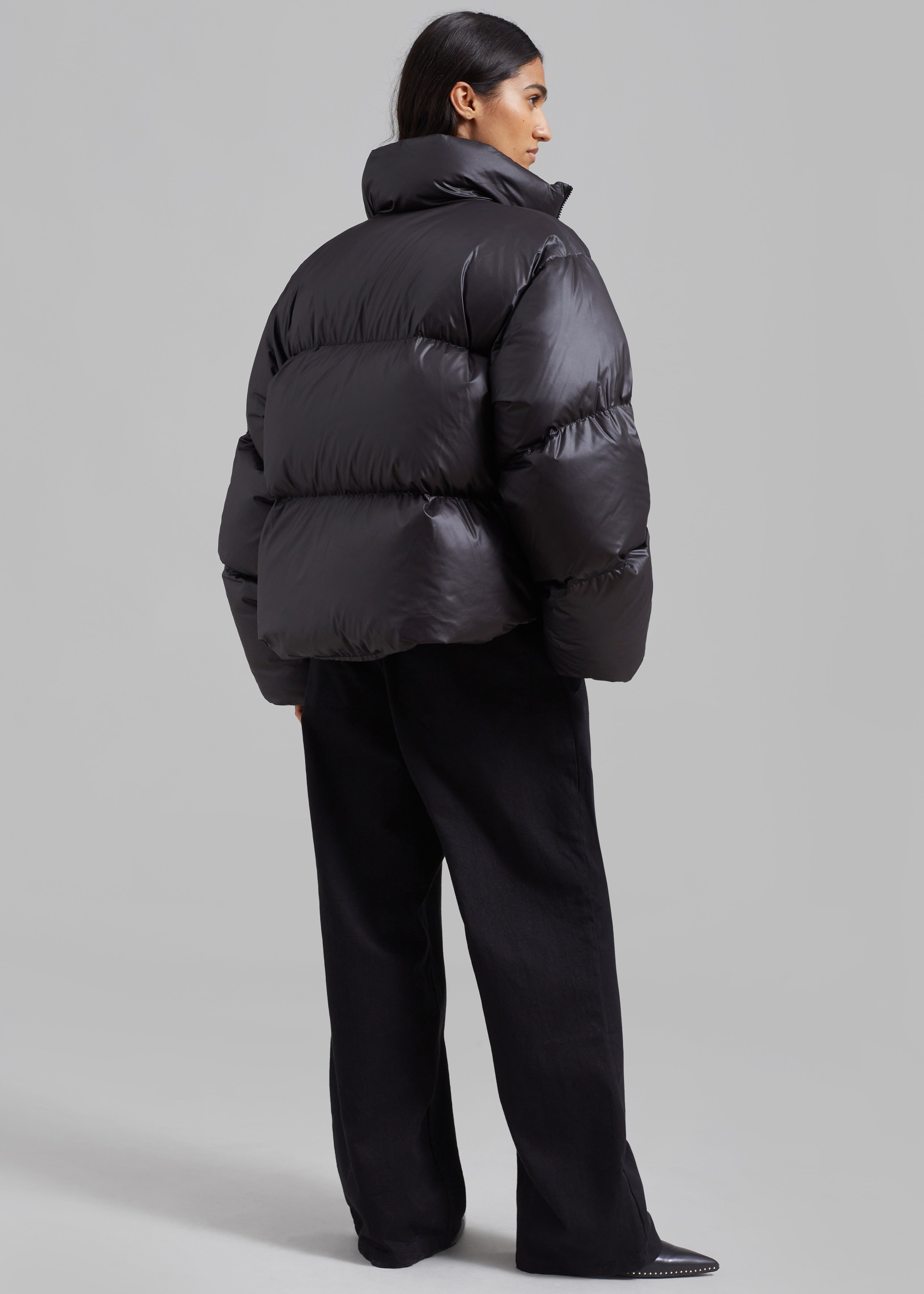 Low Classic Volume Puffer Jacket - Black - 6