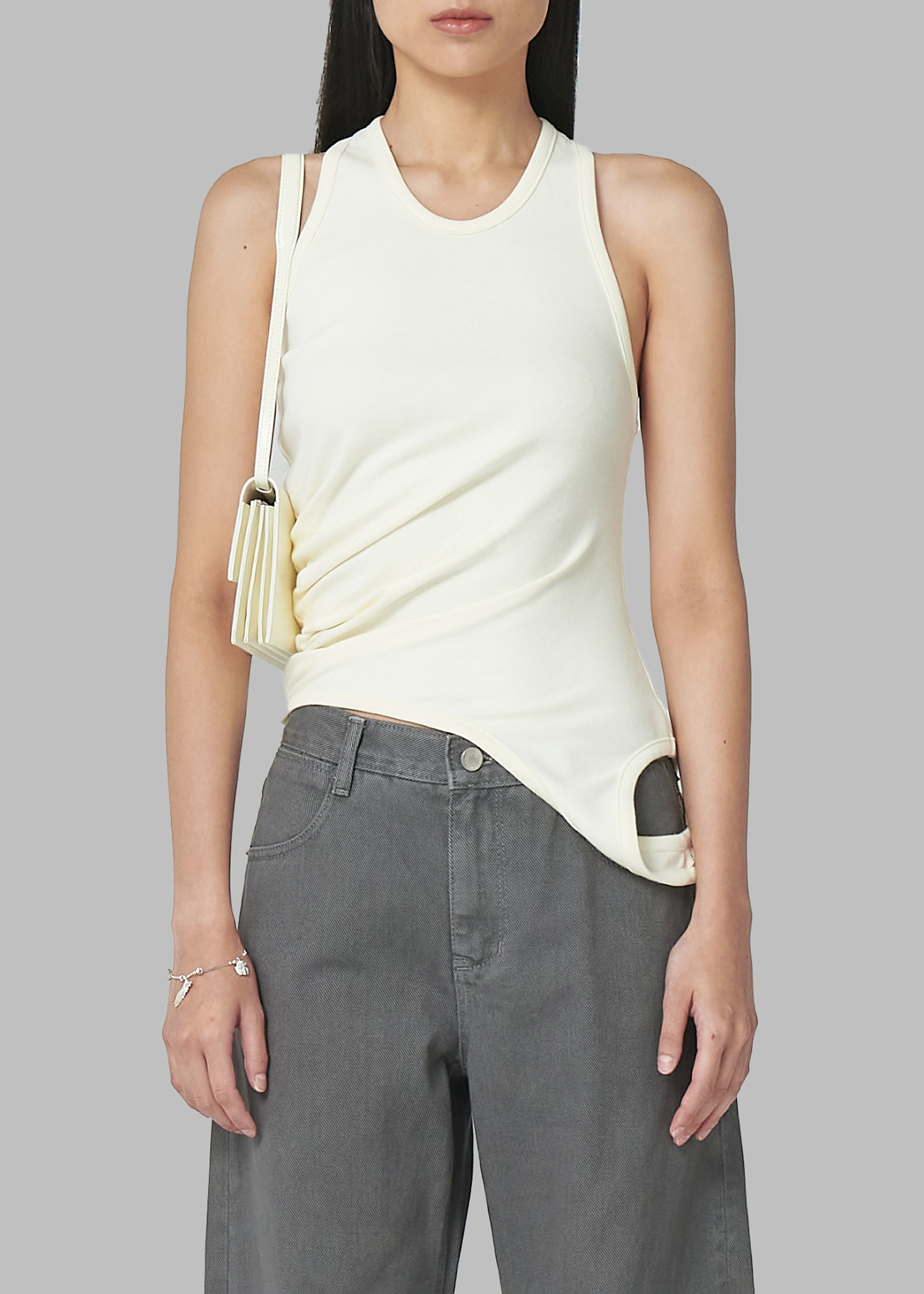 Low Classic Hole Point Top - Cream - 3