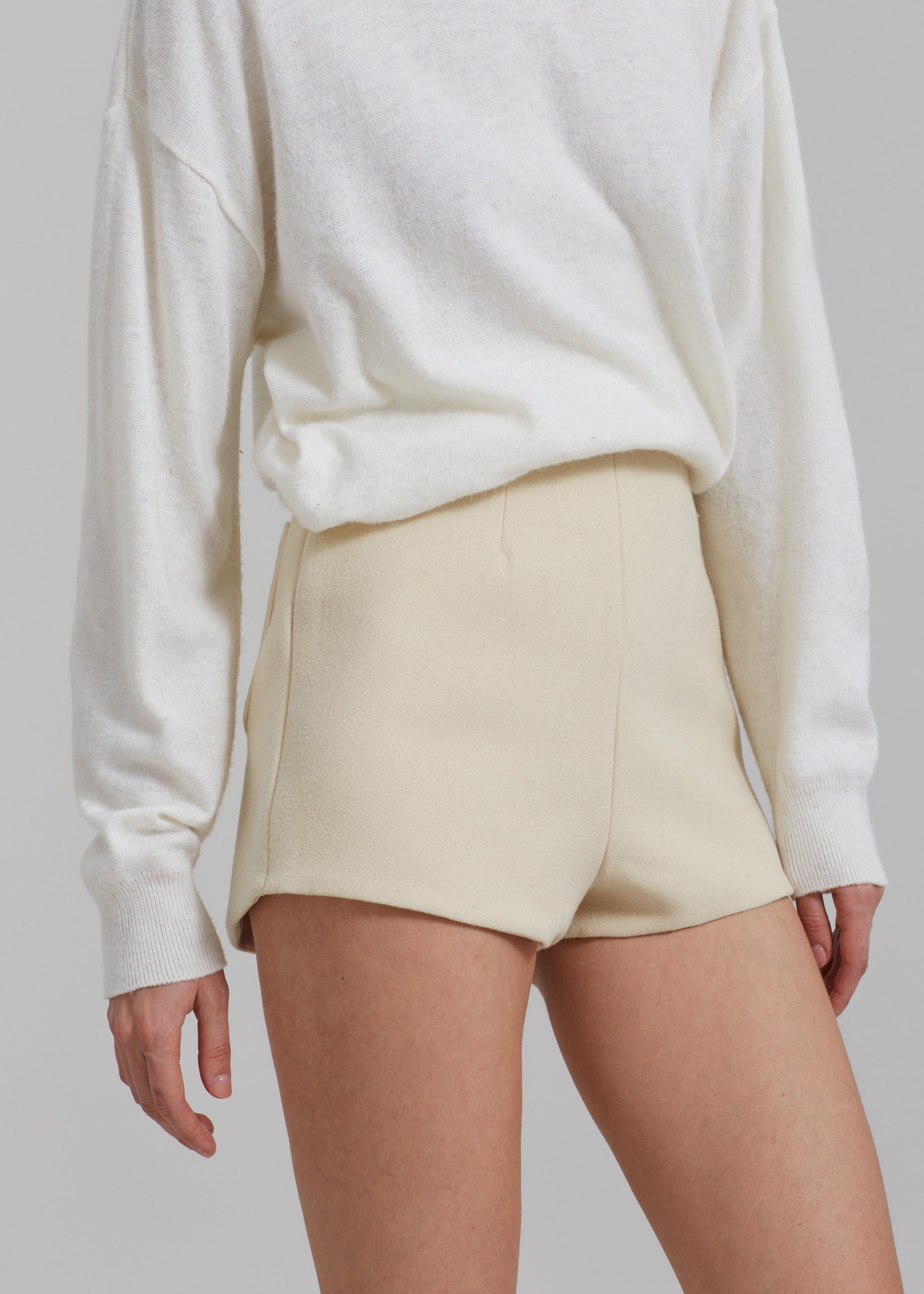 Mira Hot Pants - Cream - 6